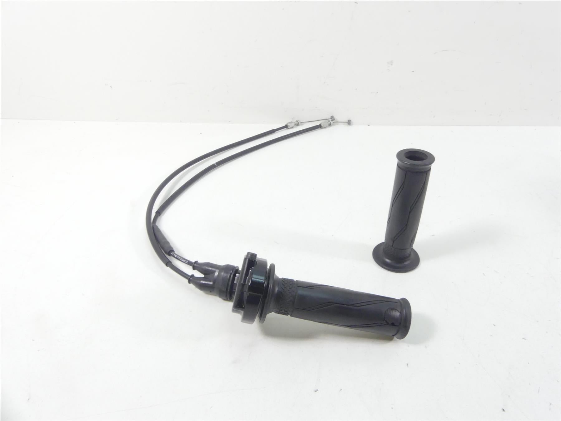 2016 Yamaha YZF-R1 S RN32 Hand Throttle Grip & Cables 5VY-26281-00-00 | Mototech271