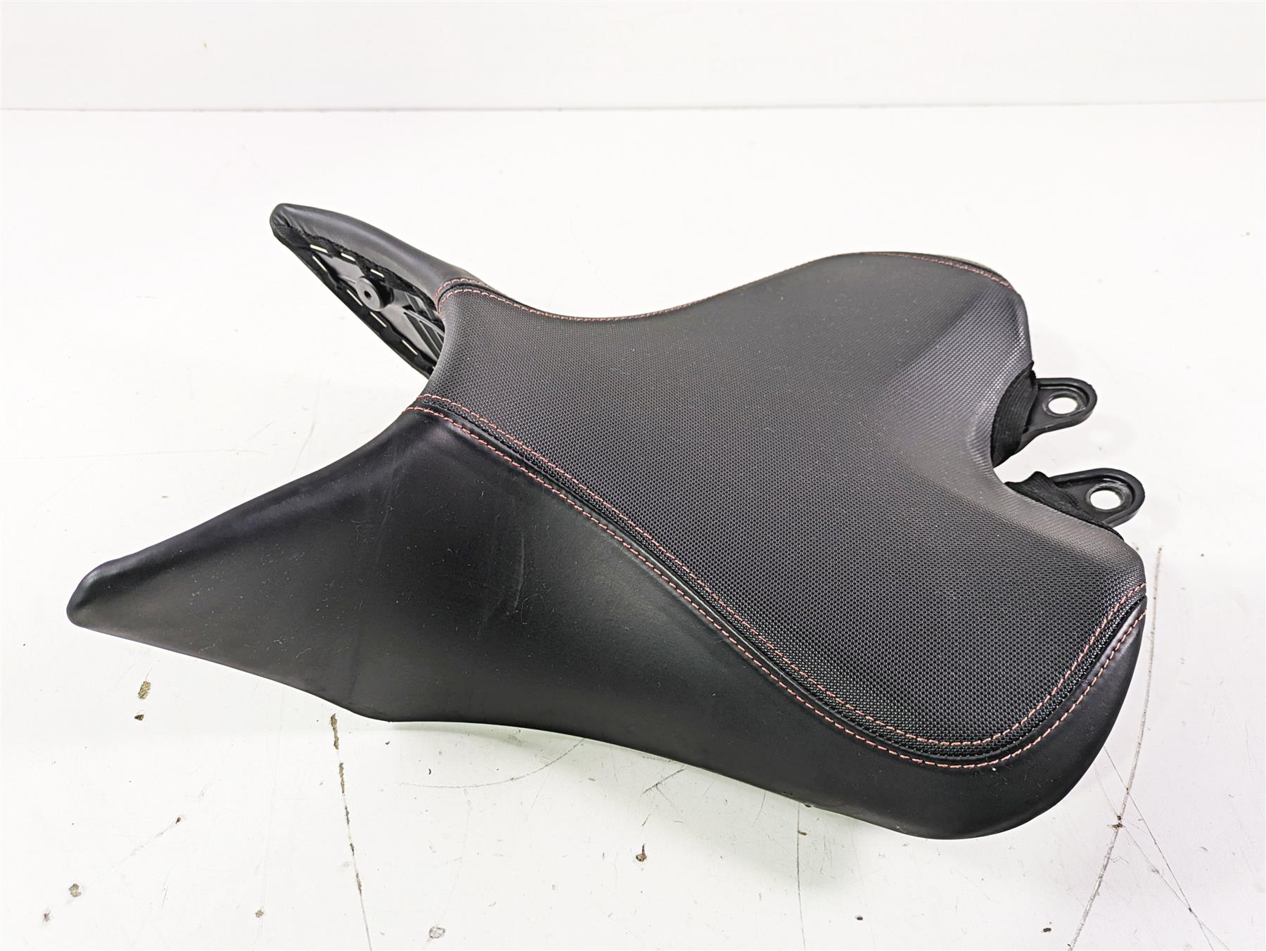 2019 Triumph Speed Triple RS 1050 Front Seat Saddle Comfort READ T2307334 | Mototech271