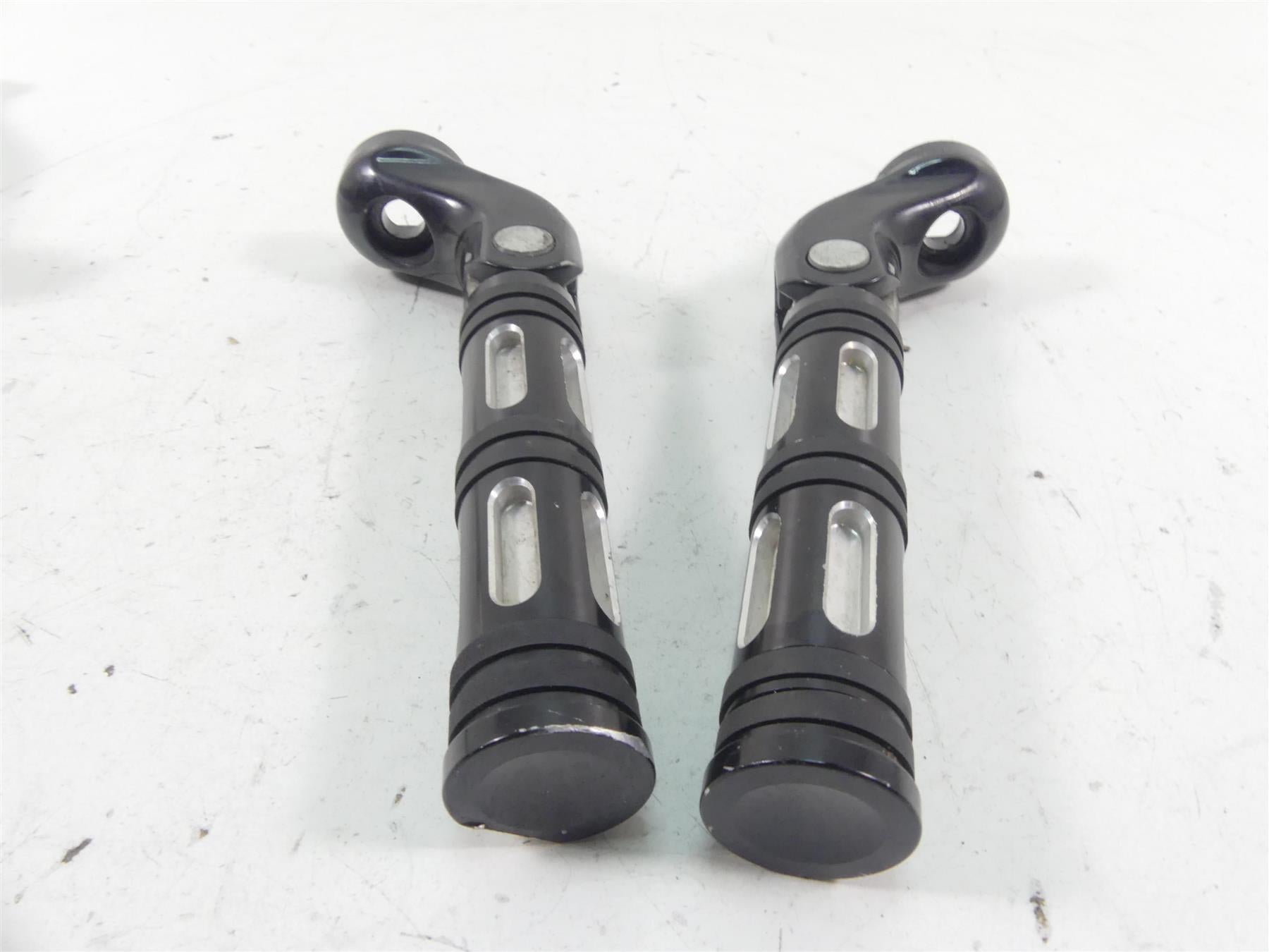 2012 Harley VRSCF Muscle Rod Front Footpeg Shifter Brake Pedal Set 54046-12 {{ shop.shopifyCountryName }} - Mototech271