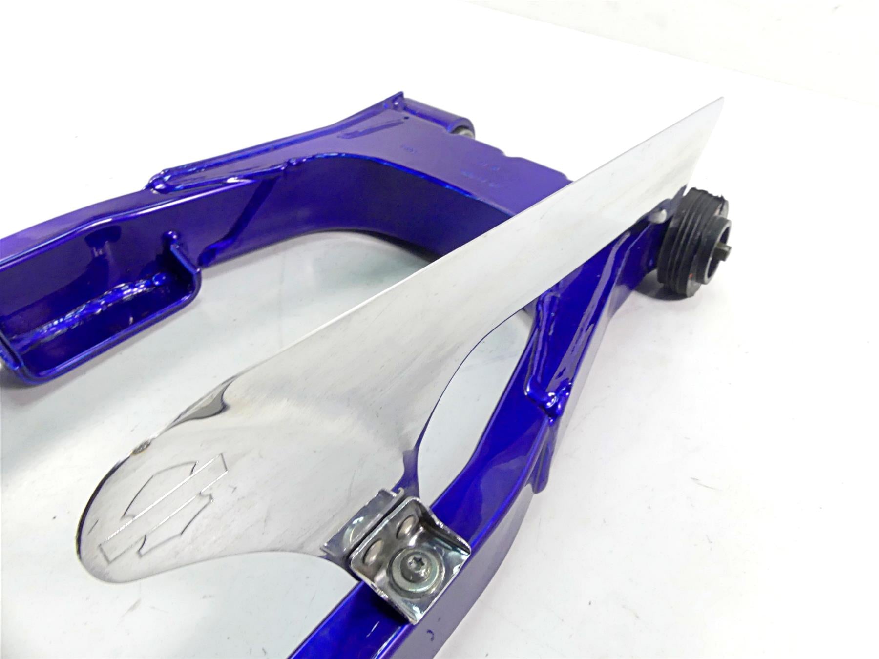 2007 Harley Touring FLHRSE CVO Road King Rear Swingarm Candy Cobalt 48613-07 {{ shop.shopifyCountryName }} - Mototech271