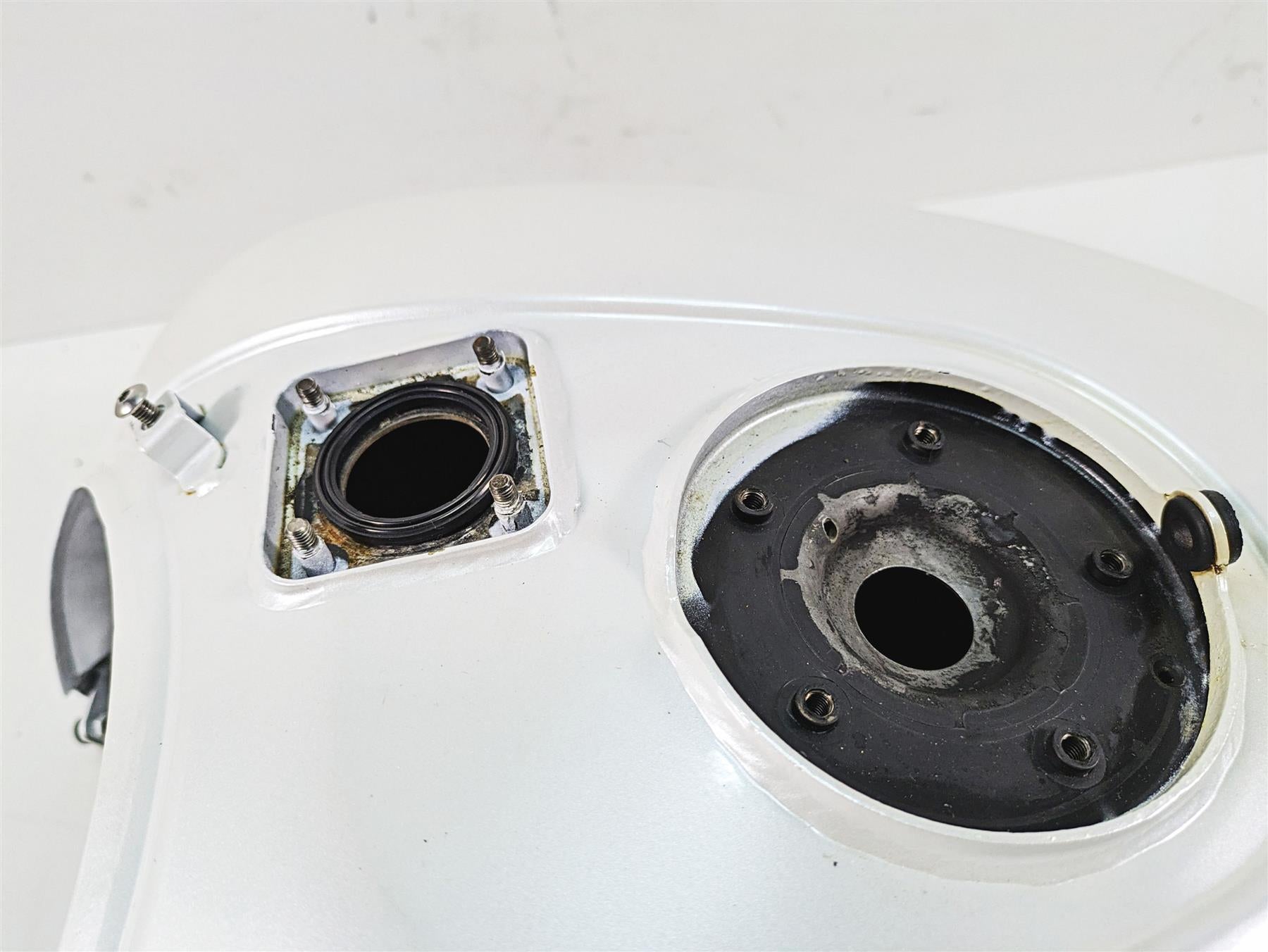 2014 Moto Guzzi California 1400 T Fuel Gas Petrol Tank - No Dent 2B000147 {{ shop.shopifyCountryName }} - Mototech271