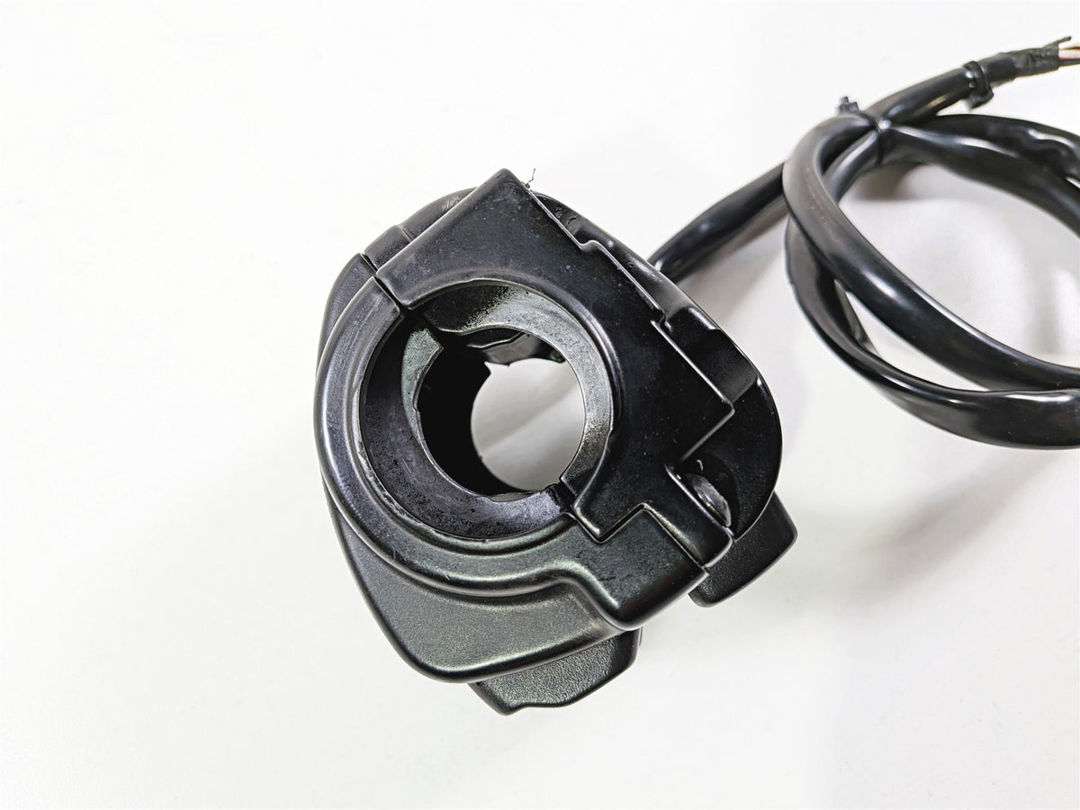 2022 Harley Softail FXLRST Low Rider Right Hand Control Switch -Read 71500462A {{ shop.shopifyCountryName }} - Mototech271