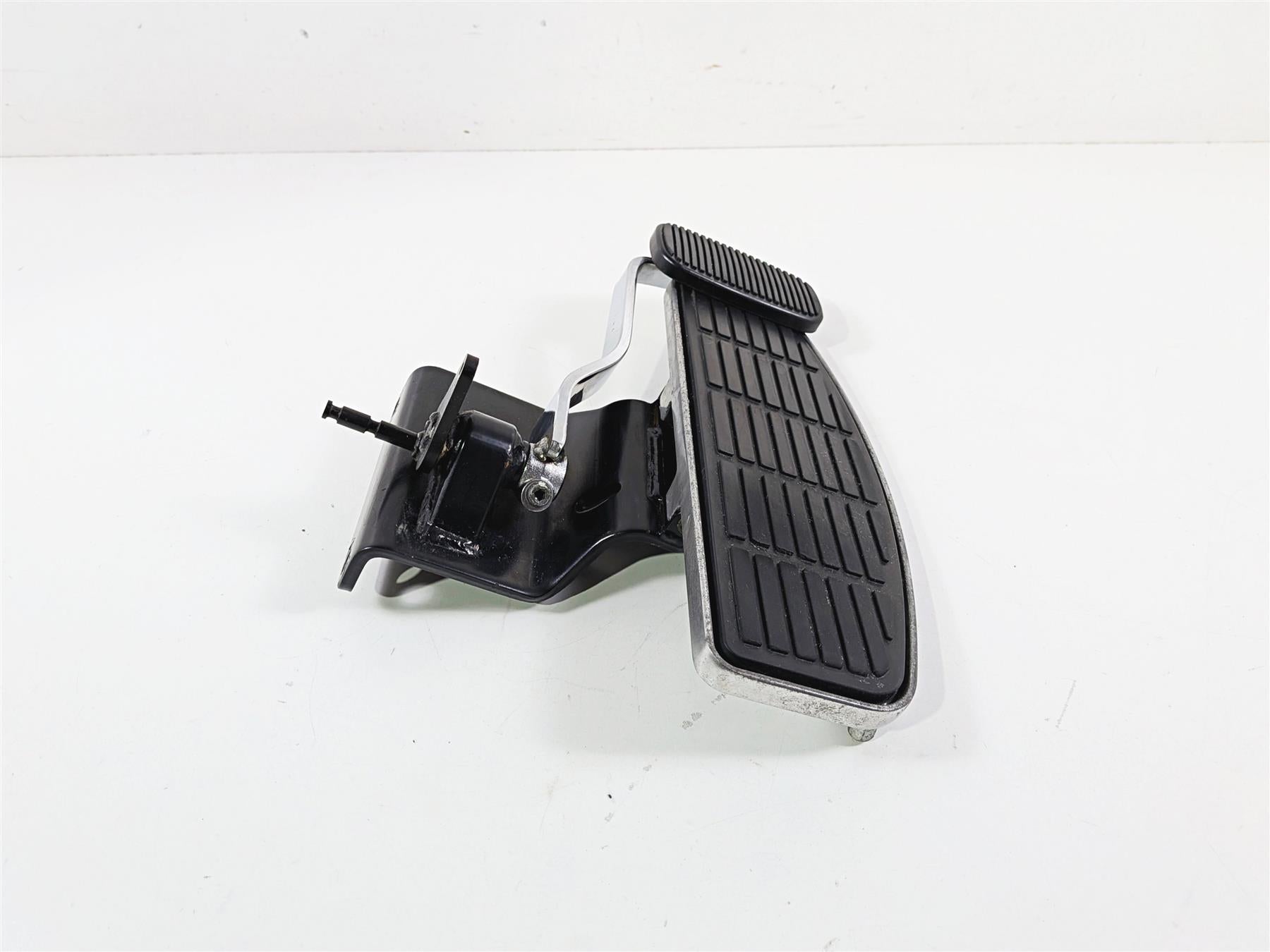 2006 Suzuki C90 VL1500T Boulevard Right Floor Board & Brake Pedal 43510-10F00 {{ shop.shopifyCountryName }} - Mototech271
