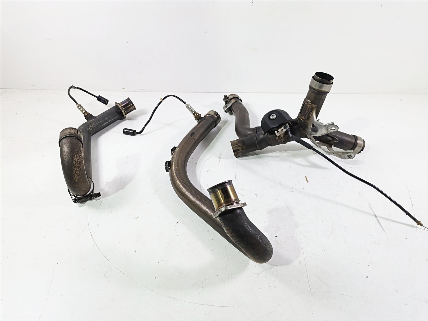 2009 Ducati Monster 1100 S Exhaust Header & Servo Motor Set 57211551B 59340301A {{ shop.shopifyCountryName }} - Mototech271