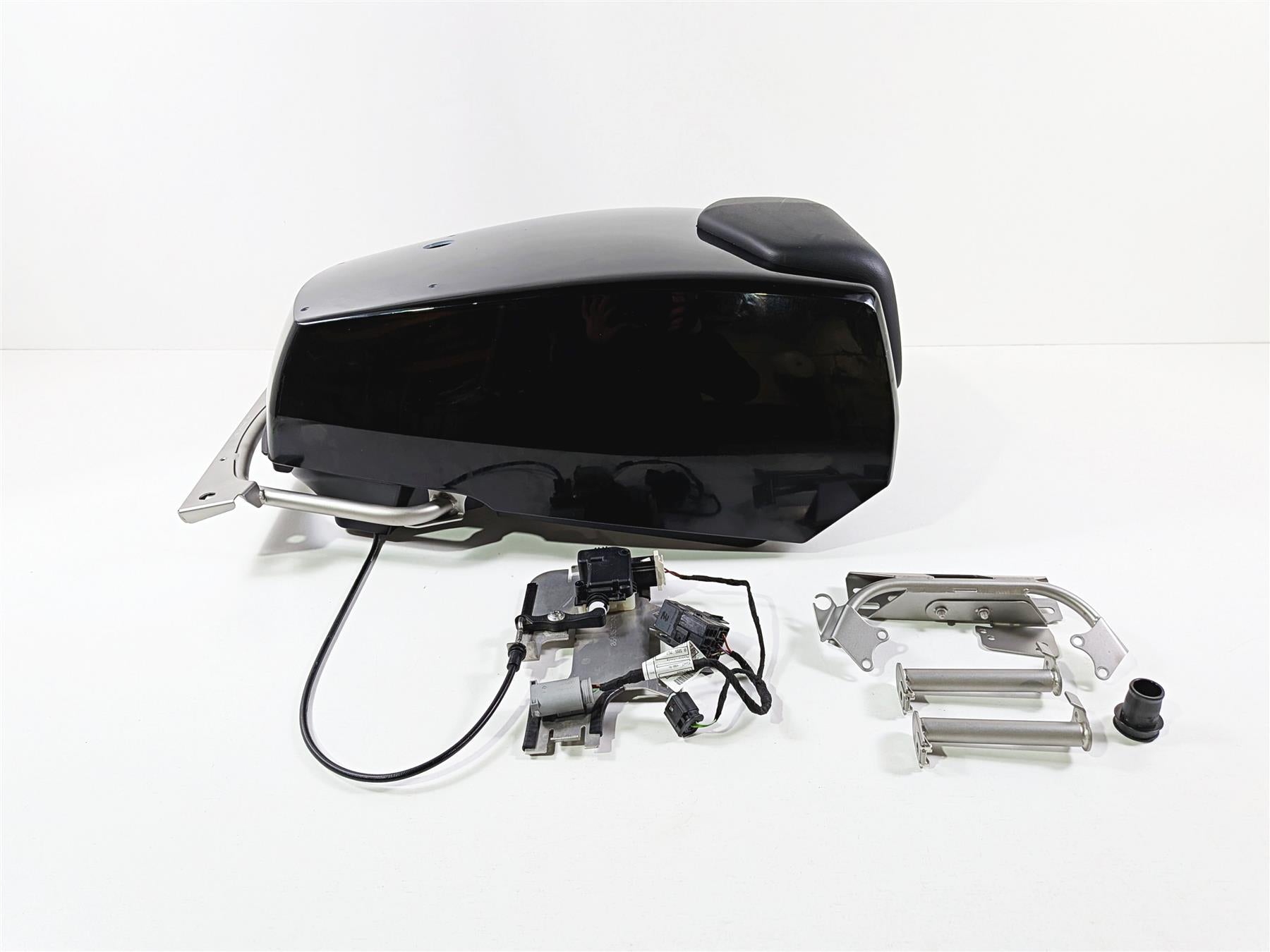 2023 BMW R1250RT RTP K52 Rear Radio Trunk & Mounting Hardware 46637693159 {{ shop.shopifyCountryName }} - Mototech271