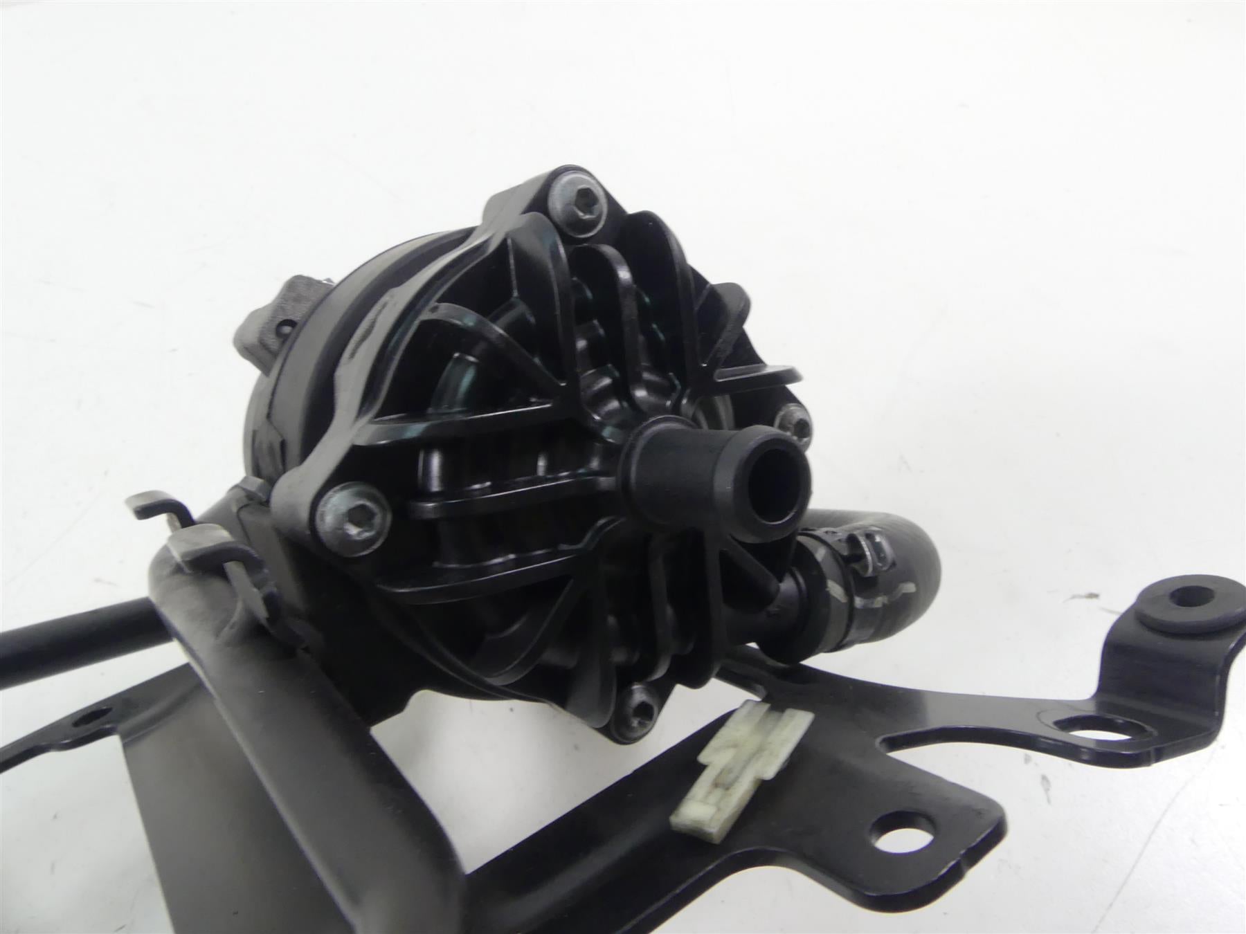 2017 Harley Touring FLHTKL Electra Glide Water Pump Coolant & Lines Set 26600048 {{ shop.shopifyCountryName }} - Mototech271