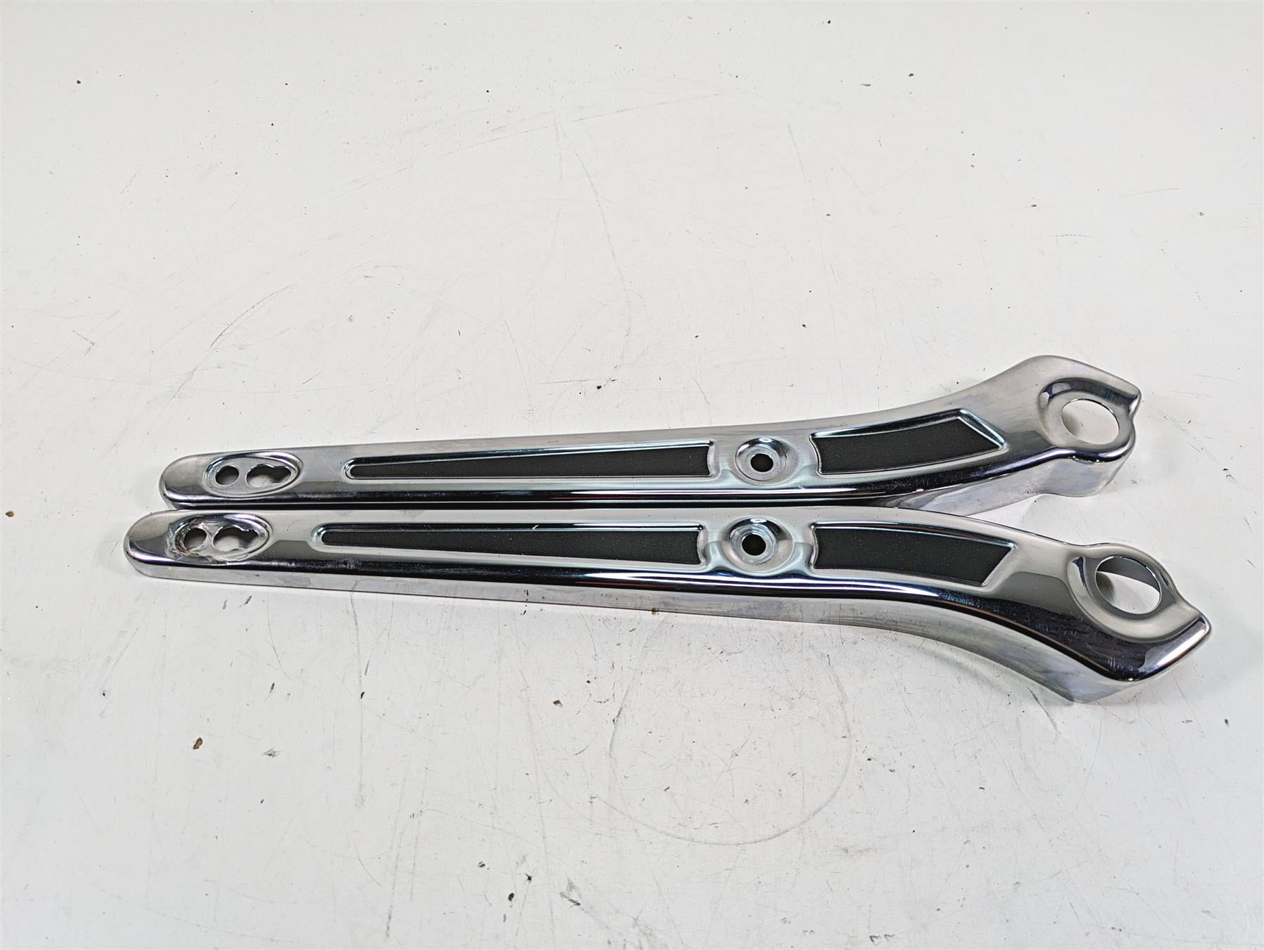2015 Harley FXDL Dyna Low Rider Rear Fender Struts Braces - Read 57300024 {{ shop.shopifyCountryName }} - Mototech271