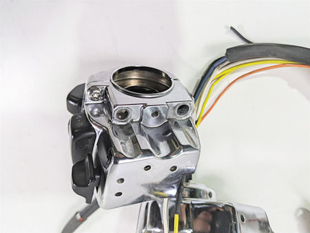 2007 Harley Touring FLHRSE CVO Road King Chrome Hand Control Switch Set 71682-06 {{ shop.shopifyCountryName }} - Mototech271