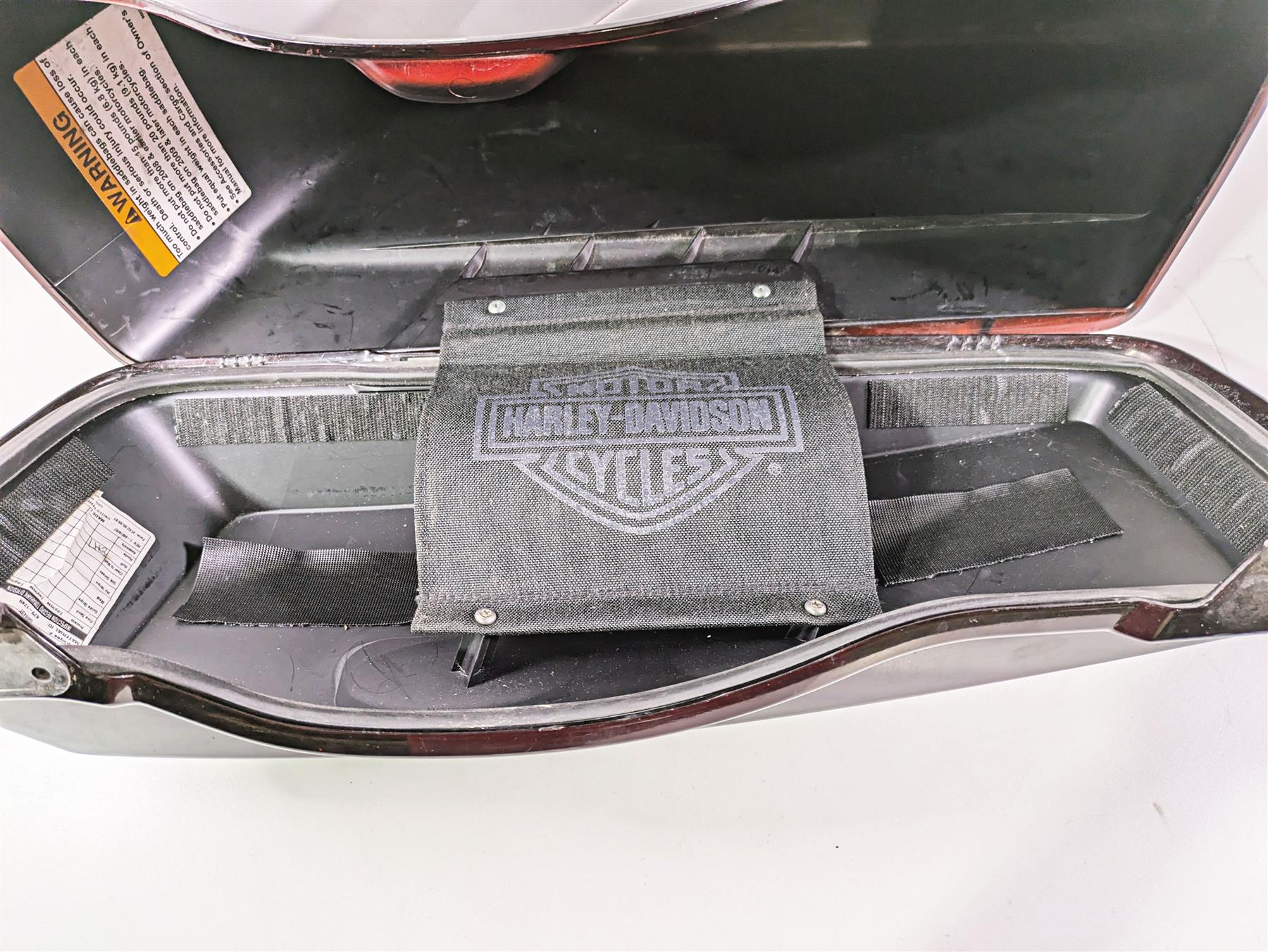 2010 Harley Touring FLHTK Electra Glide Left Saddlebag Saddle Bag -Read 90753-93 {{ shop.shopifyCountryName }} - Mototech271