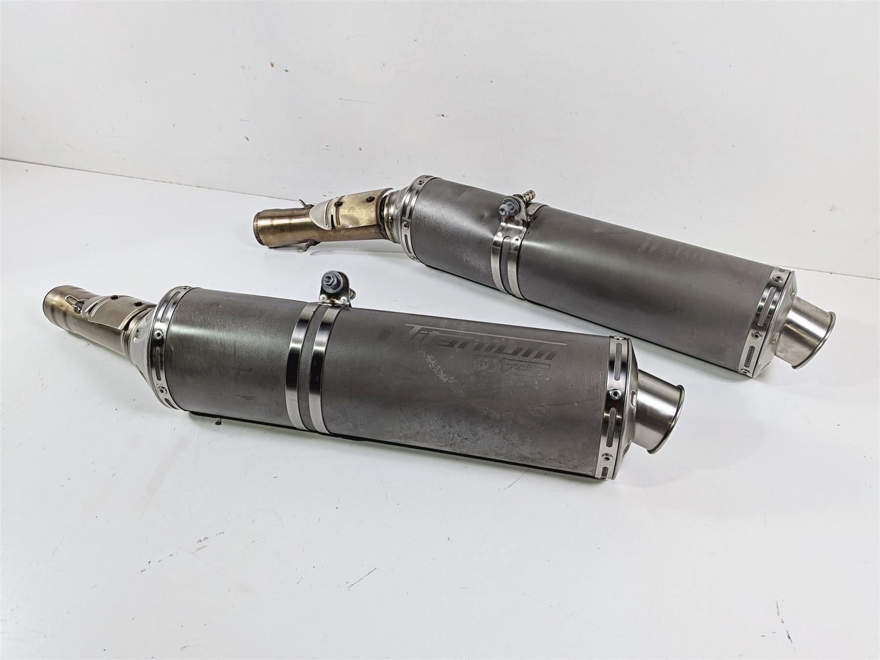 2008 Aprilia RSVR 1000 Factory Titanium Racing Exhaust Pipe Muffler AP8119716 {{ shop.shopifyCountryName }} - Mototech271