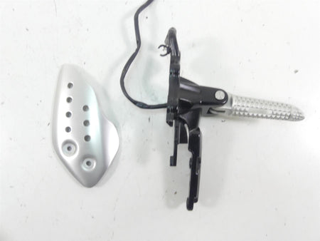 2017 Triumph Thruxton 1200 R Right Front Footpeg Foot Peg + Bracket T2081084 {{ shop.shopifyCountryName }} - Mototech271