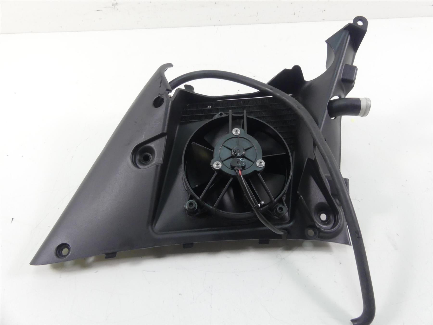 2009 Buell 1125 CR Right Side Radiator Fan Hose Cover Set Q0021.1AMA M1035.1AMM