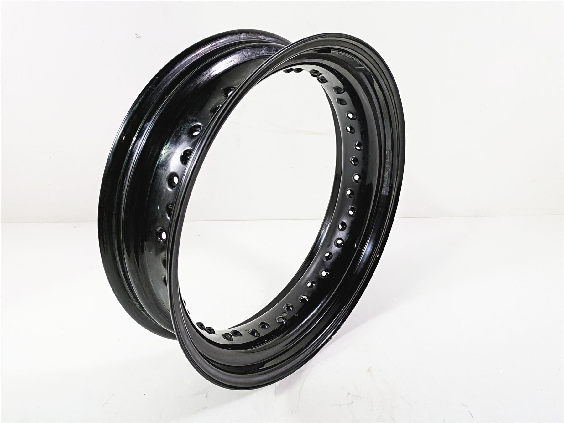 2017 Harley Dyna FXDB Street Bob 17x4.5 Straight Rear Wheel Rim 41430-09A {{ shop.shopifyCountryName }} - Mototech271