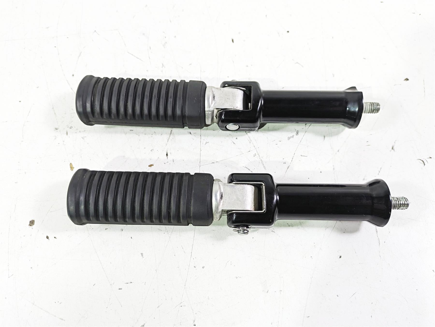 2019 Harley FLHCS Softail Heritage Rear Passenger Foot Peg Set 50500744 {{ shop.shopifyCountryName }} - Mototech271