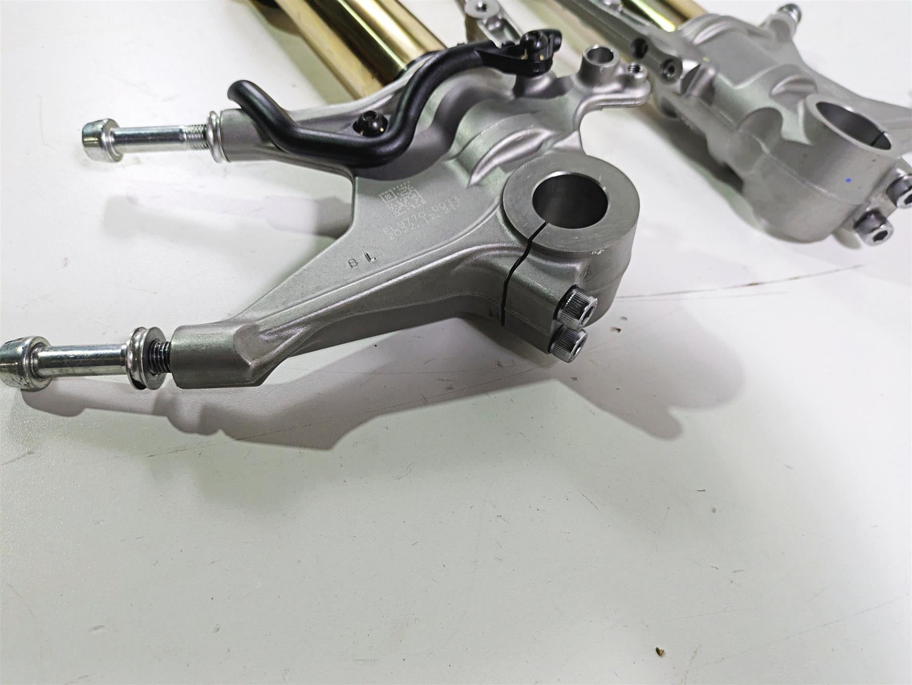 2023 Ducati Monster 937 SP Straight Ohlins Front Fork Legs 34421302A 34521302A {{ shop.shopifyCountryName }} - Mototech271