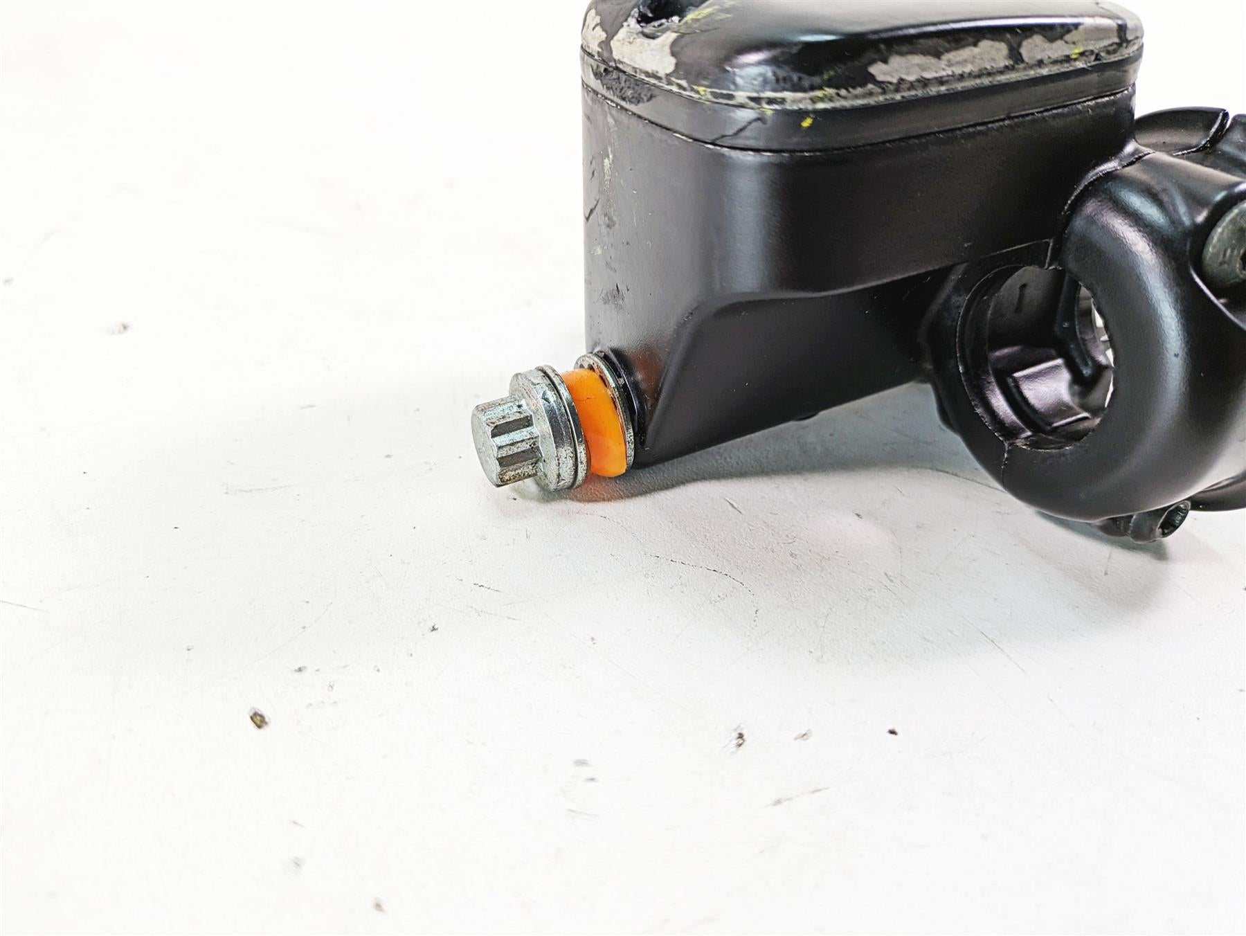 2013 Harley Softail FLSTC Heritage Classic Front Master Cylinder 9/16 45029-11D {{ shop.shopifyCountryName }} - Mototech271