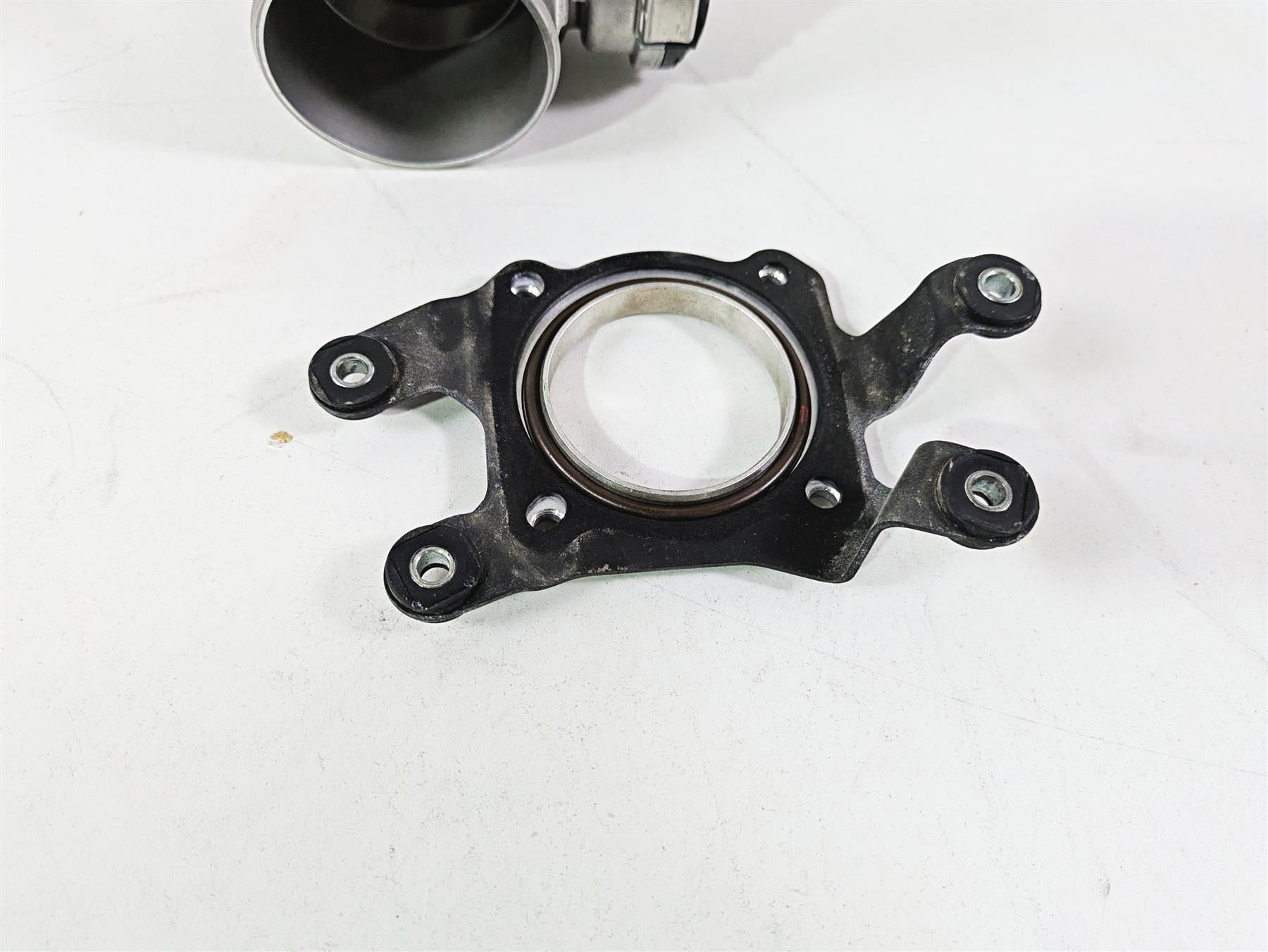 2017 Indian Chieftain Limited Throttle Body & Intake Manifold 5138214 1204685 {{ shop.shopifyCountryName }} - Mototech271