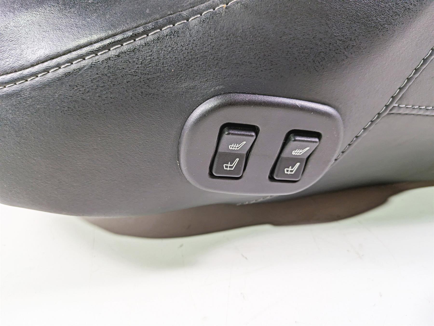 2017 Harley Touring FLHTKSE CVO E-Glide Heated Driver Seat Saddle 52000281 {{ shop.shopifyCountryName }} - Mototech271