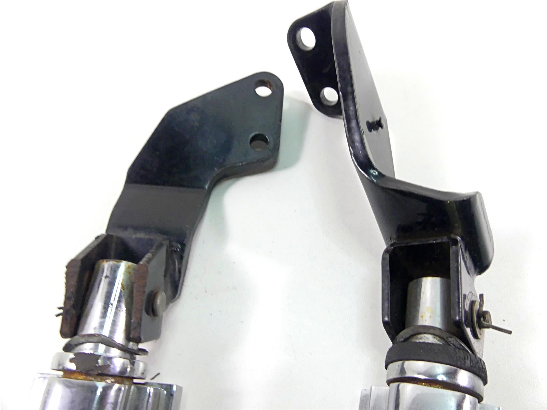 2002 Honda VTX1800 R Rear Passenger Footpeg Set 50680-MCV-000 50685-MCV-000 {{ shop.shopifyCountryName }} - Mototech271