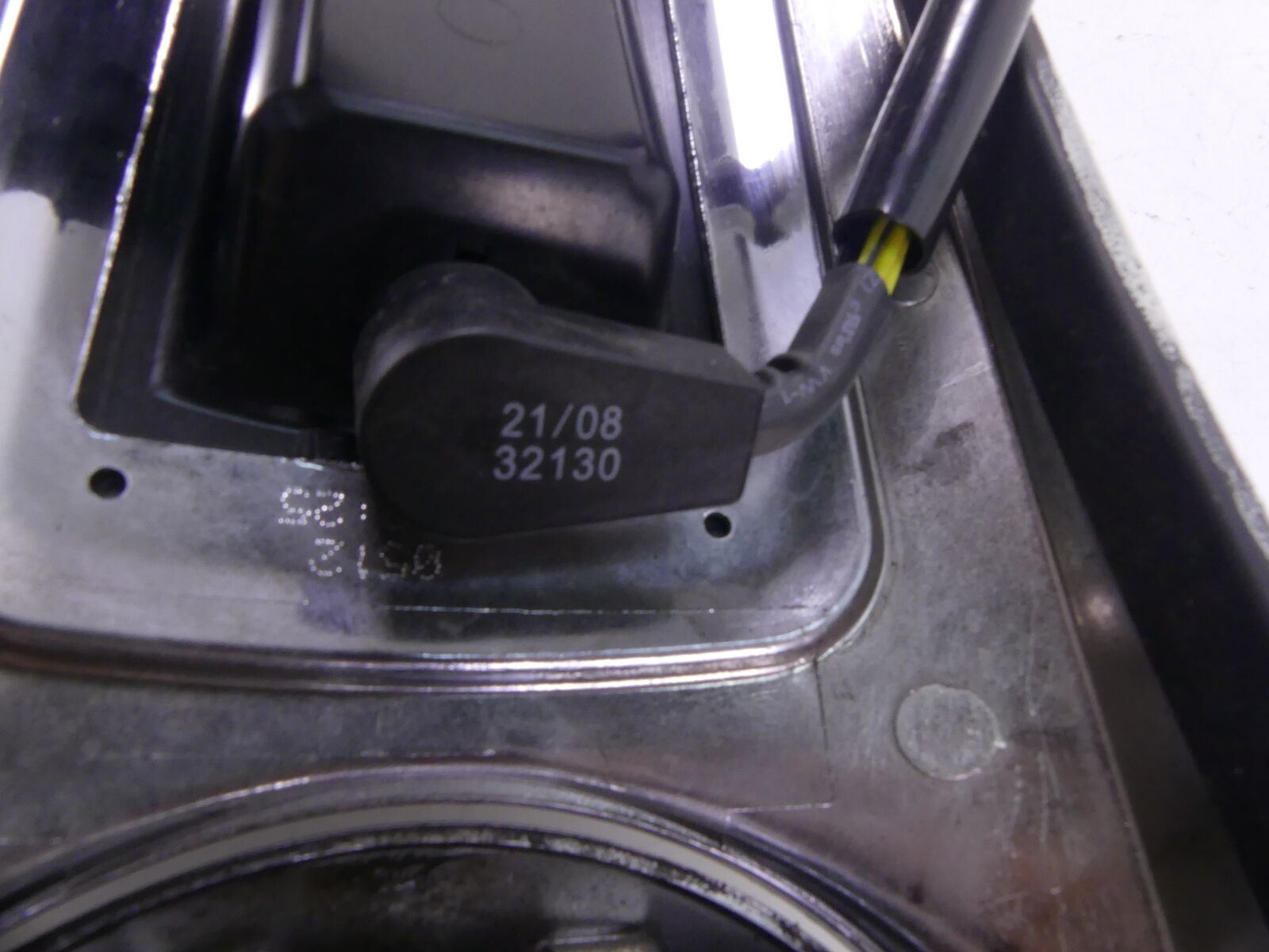 2009 Harley Touring FLHTCU Electra Glide Fuel Gas Tank Dash Cover 61270-08 {{ shop.shopifyCountryName }} - Mototech271