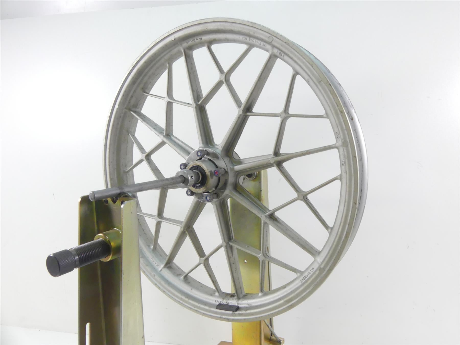 1978 BMW R100 S (2474) Front Straight Wheel Rim Cast 19x2.15 36311238959 {{ shop.shopifyCountryName }} - Mototech271