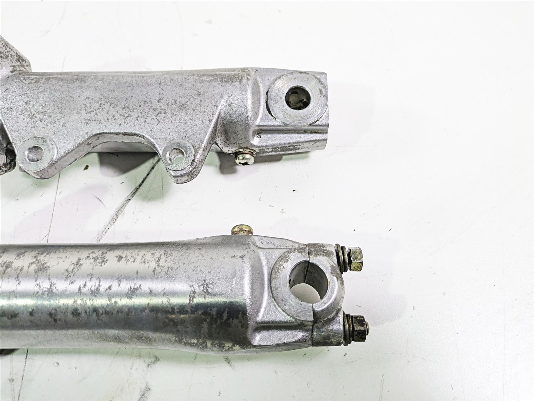 1992 Harley FLSTC Softail Heritage Straight Front Fork Legs 45915-86 45916-86 {{ shop.shopifyCountryName }} - Mototech271