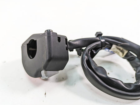 2007 Yamaha R1 YZFR1 Right Hand Kill Start Control Switch 4C8-83973-00-00 {{ shop.shopifyCountryName }} - Mototech271