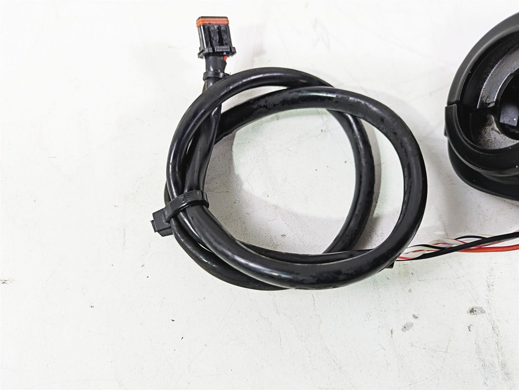 2018 Harley FXBR Softail Breakout Left Hand Blinker Control Switch 71500292 {{ shop.shopifyCountryName }} - Mototech271