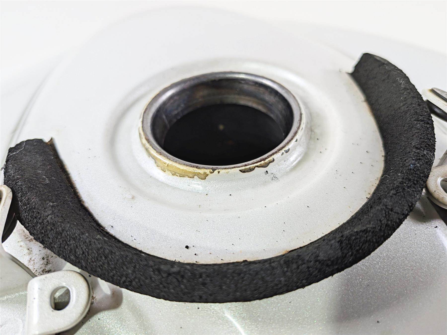 2006 Yamaha XVZ1300 Royal Star Fuel Gas Petrol Tank White 1D6-Y2410-10-05 {{ shop.shopifyCountryName }} - Mototech271