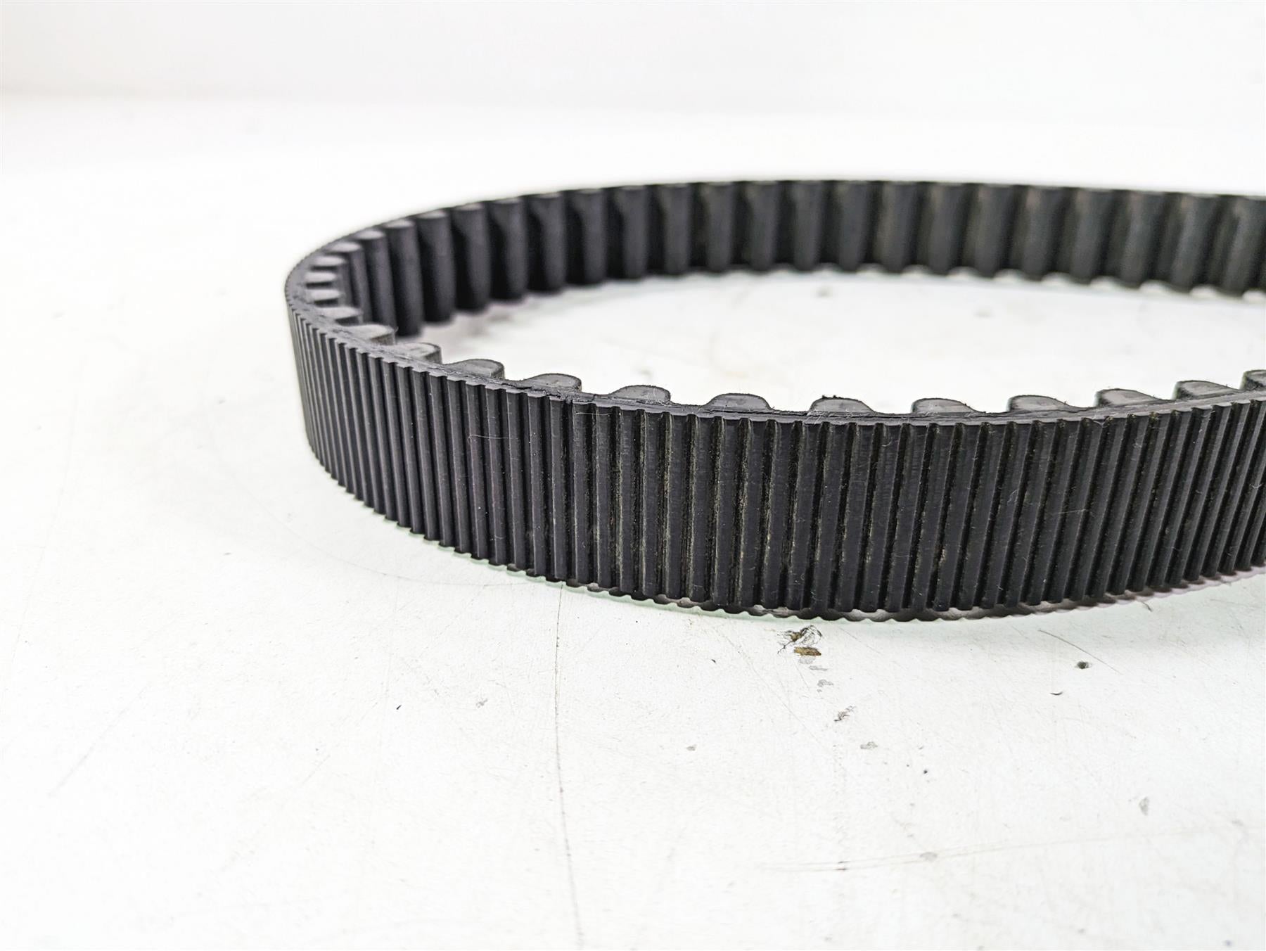 2002 Harley FLSTC Softail Heritage Classic Rear Drive Belt 135T 1 1/8" 40307-00B {{ shop.shopifyCountryName }} - Mototech271