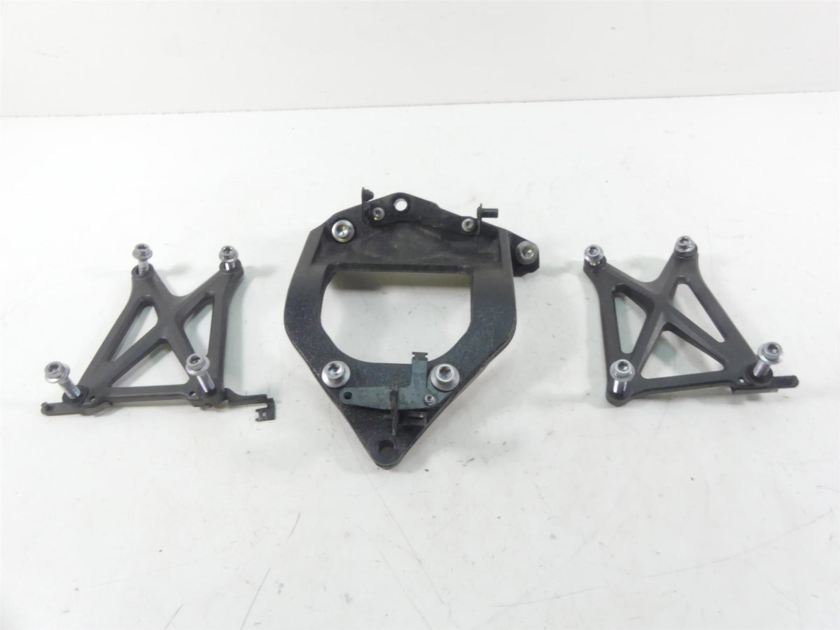 2013 Yamaha VMX17 V-Max 1700 Engine Motor Stay Bracket Mount Set 2S3-21315-00-00 {{ shop.shopifyCountryName }} - Mototech271
