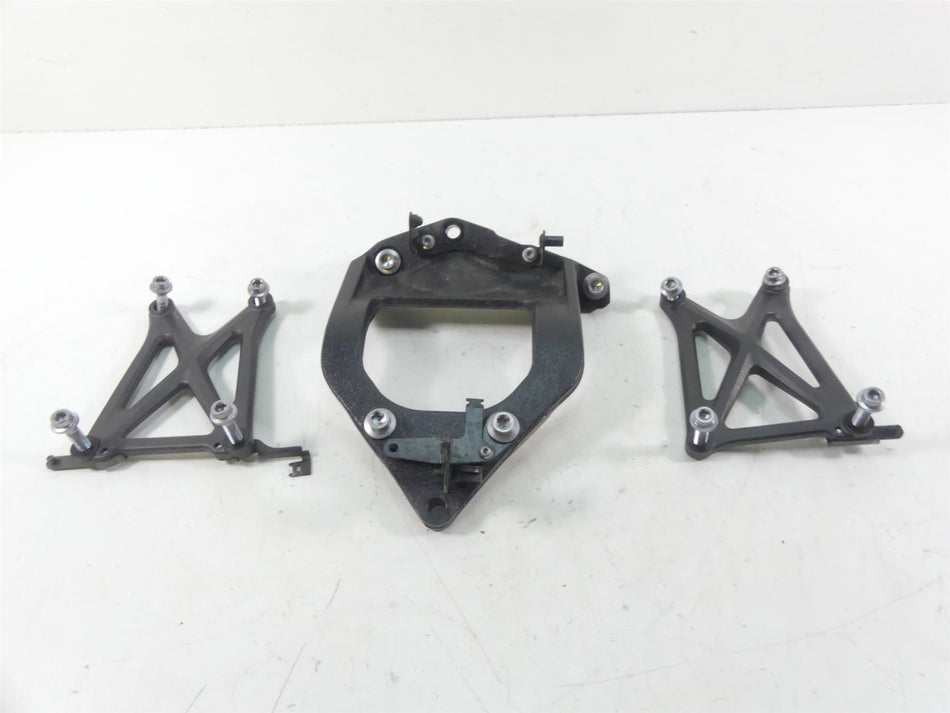 2013 Yamaha VMX17 V-Max 1700 Engine Motor Stay Bracket Mount Set 2S3-21315-00-00 {{ shop.shopifyCountryName }} - Mototech271