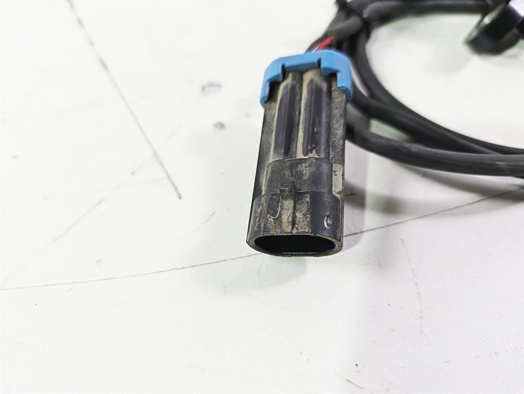 2012 Victory Cross Country Front Abs Wheel Speed Brake Sensor 4013251 {{ shop.shopifyCountryName }} - Mototech271
