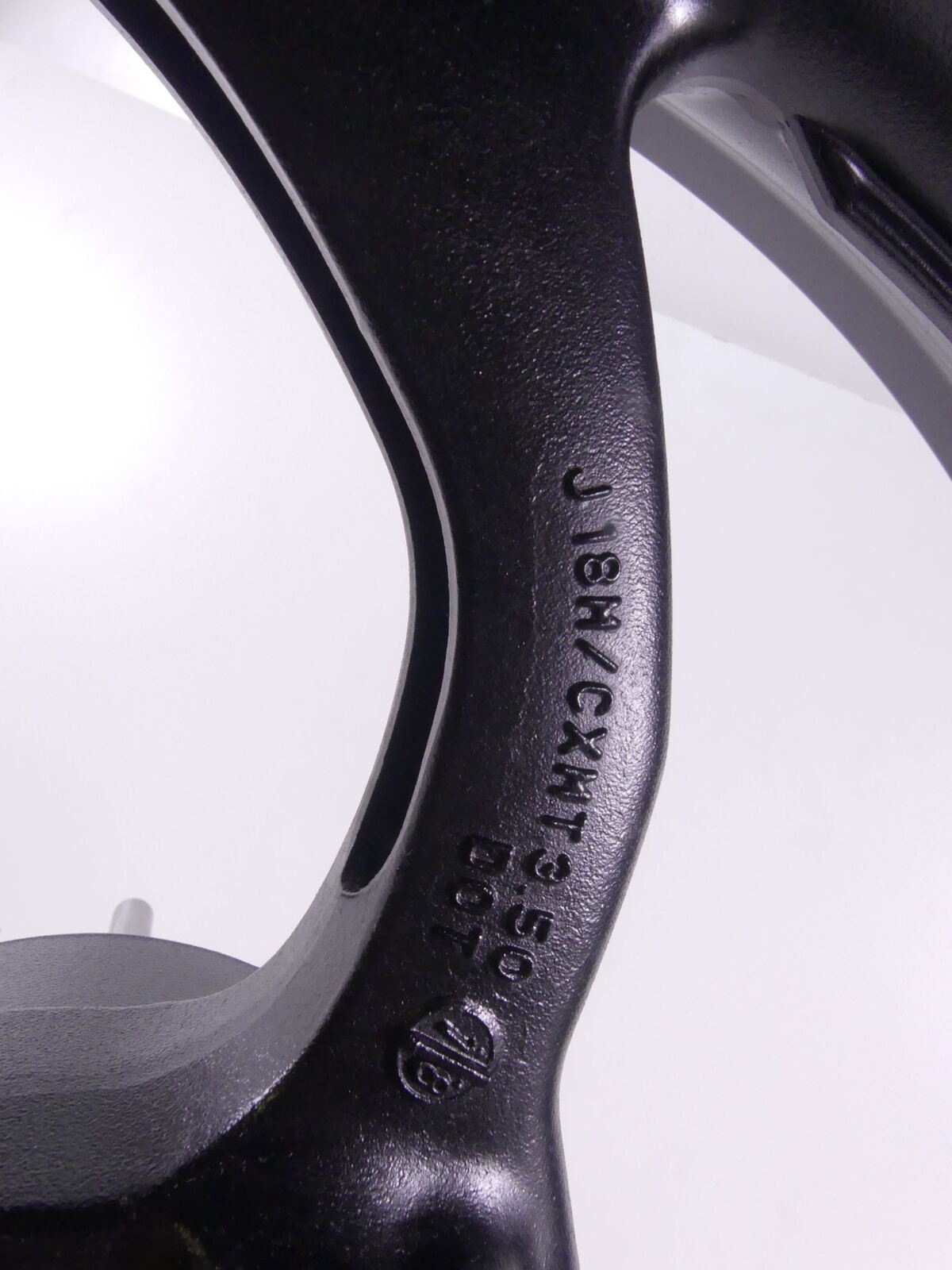 2019 Yamaha VMX17 V-Max 1700 Straight Front Wheel Rim 18x3.5 2S3-25168-00-98 {{ shop.shopifyCountryName }} - Mototech271