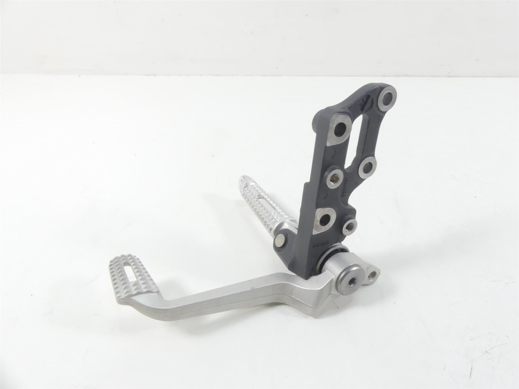 2015 Triumph 1050 Speed Triple R Front Right Footpeg & Brake Pedal T2081752 {{ shop.shopifyCountryName }} - Mototech271