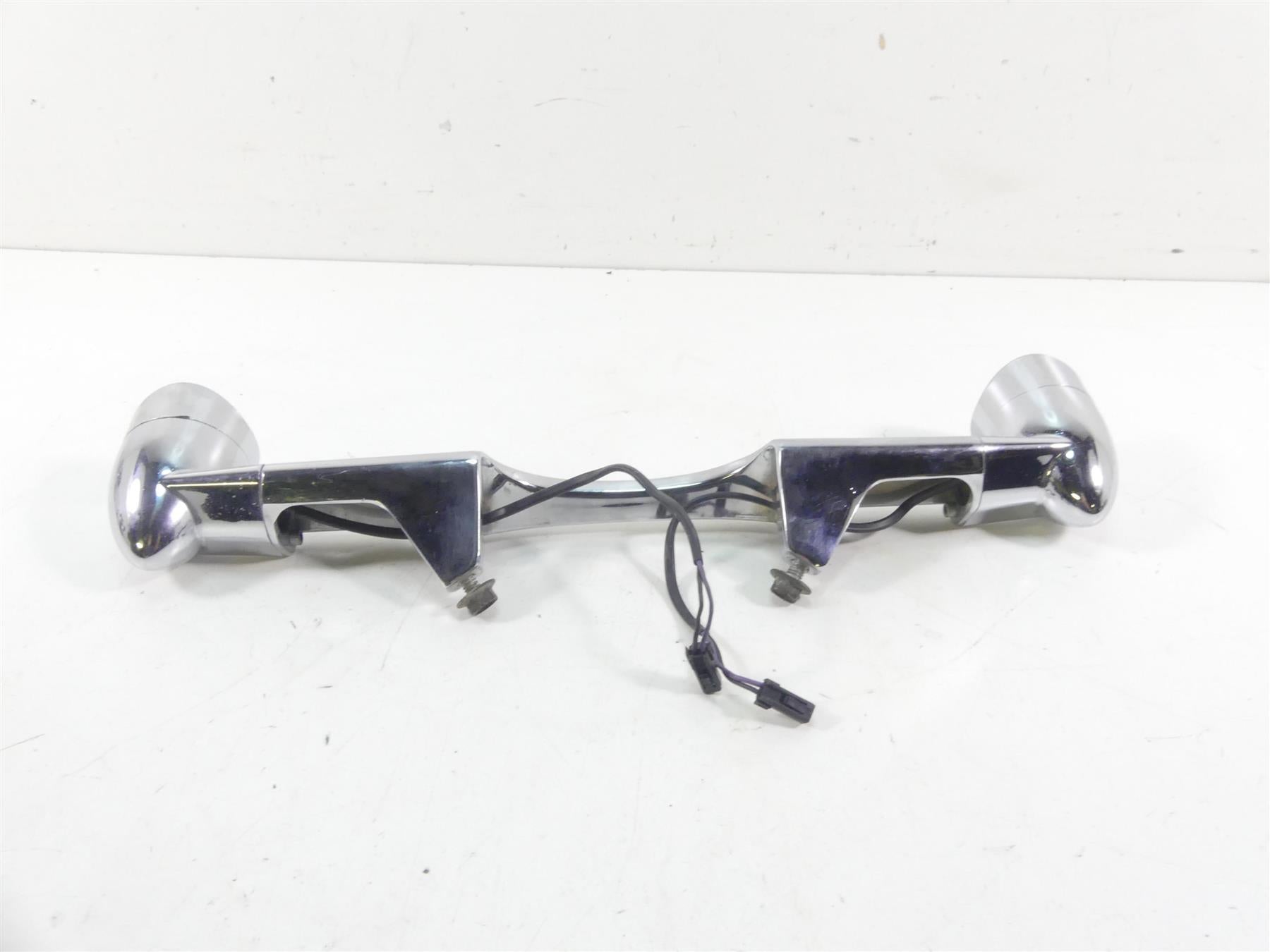 2002 Harley Touring FLHRCI Road King Rear Blinker Turn Signal Bar 68510-74 {{ shop.shopifyCountryName }} - Mototech271