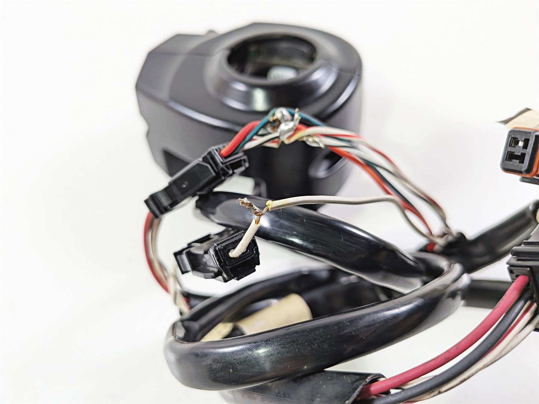 2016 Harley Touring FLHX Street Glide Right Hand Control Switch 71500129B {{ shop.shopifyCountryName }} - Mototech271