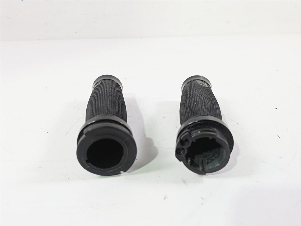 2015 Harley FXDF Dyna Fat Bob Get-A-Grip Hand Grip Set 56100008 {{ shop.shopifyCountryName }} - Mototech271