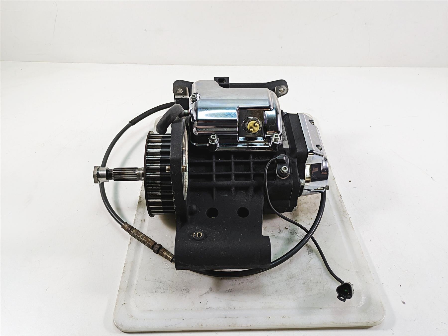 2006 Harley Softail FXSTSI Springer Transmission Gear Box 5 Speed 33053-06A {{ shop.shopifyCountryName }} - Mototech271