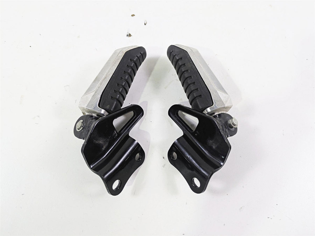 2019 Suzuki M109R VZR1800 Boulevard Rear Passenger Footpeg Set 43600-48G00 {{ shop.shopifyCountryName }} - Mototech271