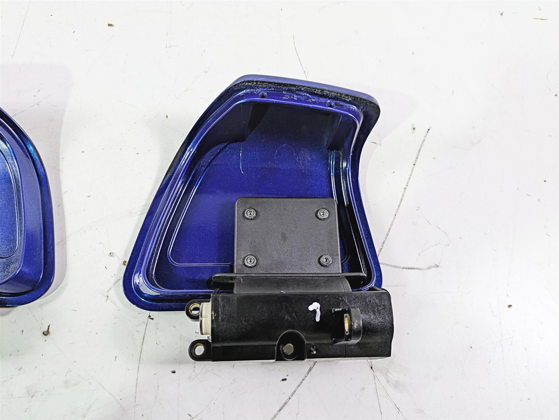 2016 Harley Touring FLTRX Road Glide Front Inner Fairing Door Set 76000376 {{ shop.shopifyCountryName }} - Mototech271