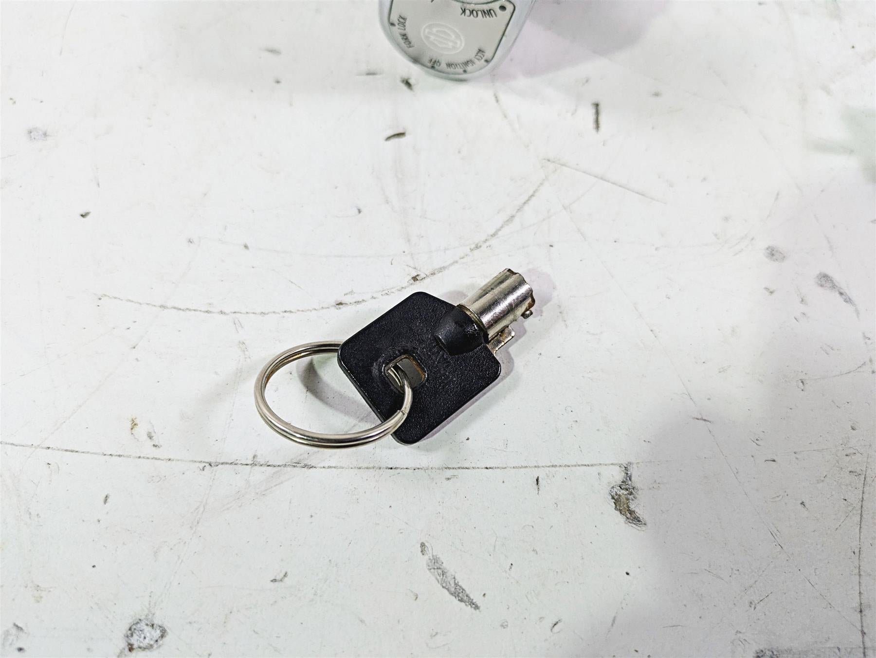 2015 Harley Touring FLHTKL E -Glide Low Ignition Switch Key Set - Read 71400012B {{ shop.shopifyCountryName }} - Mototech271