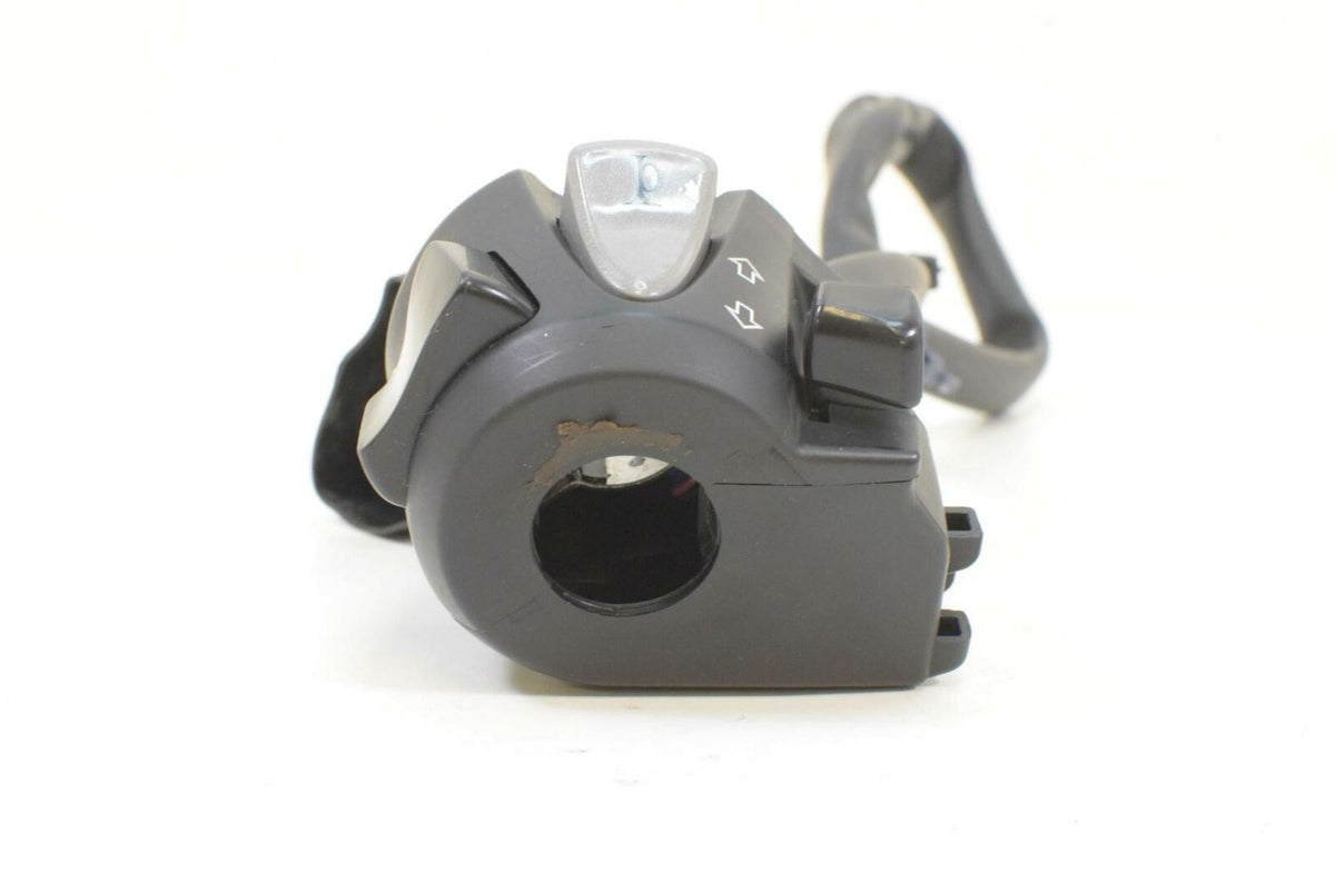 2017 Honda CBR500 R CBR500R Left Control Switch Light Blinker Horn 35200-MJW-A01 {{ shop.shopifyCountryName }} - Mototech271