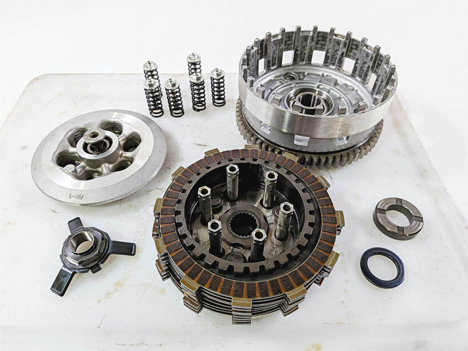 2008 Yamaha YZF R1 RN19 Clutch Basket & Friction Disc Set 4C8-16150-00-00 {{ shop.shopifyCountryName }} - Mototech271