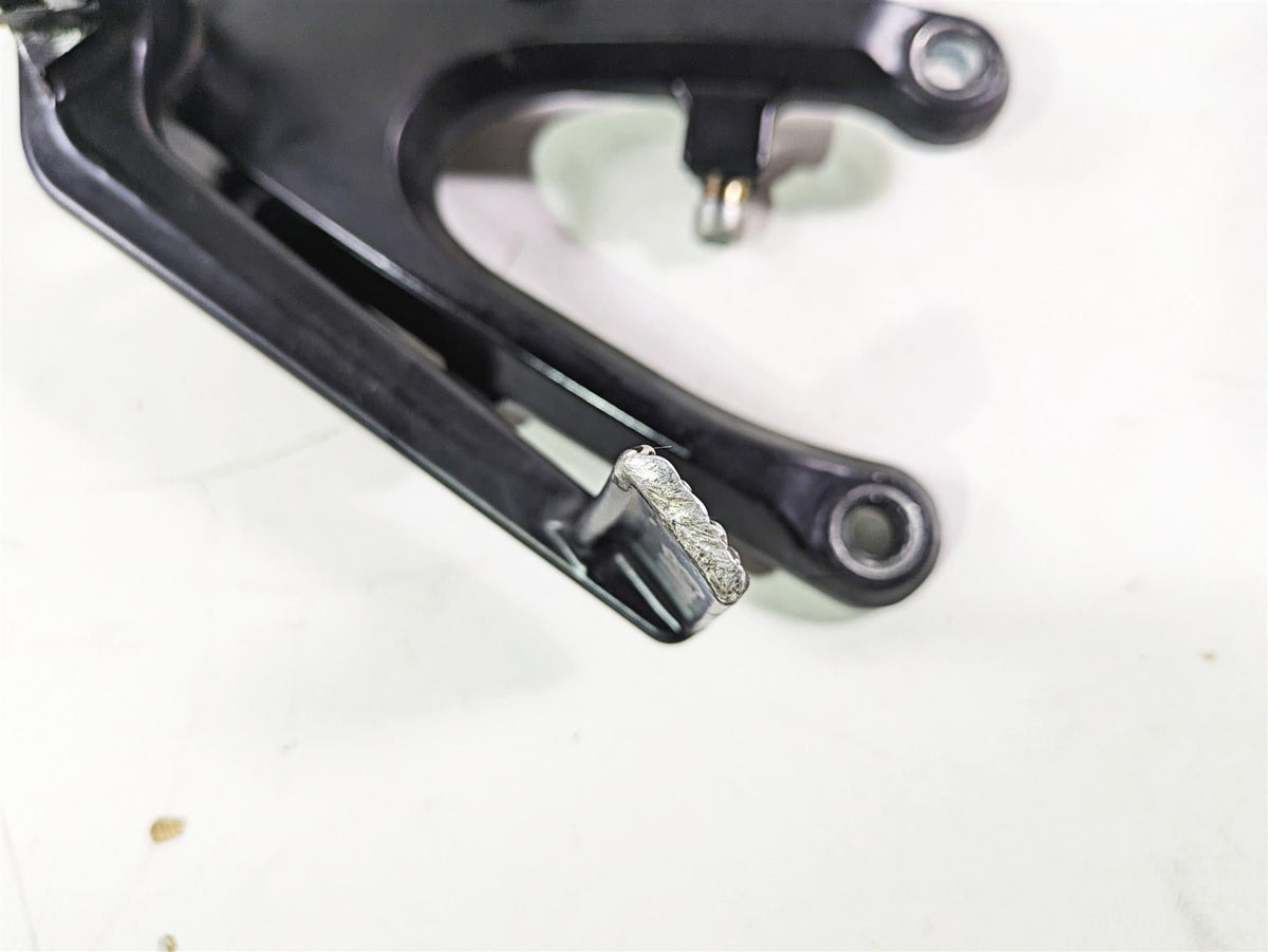 2005 Yamaha YZFR1 YZF R1 Right Footpeg & Master Cylinder Set 5VY-27443-01 {{ shop.shopifyCountryName }} - Mototech271