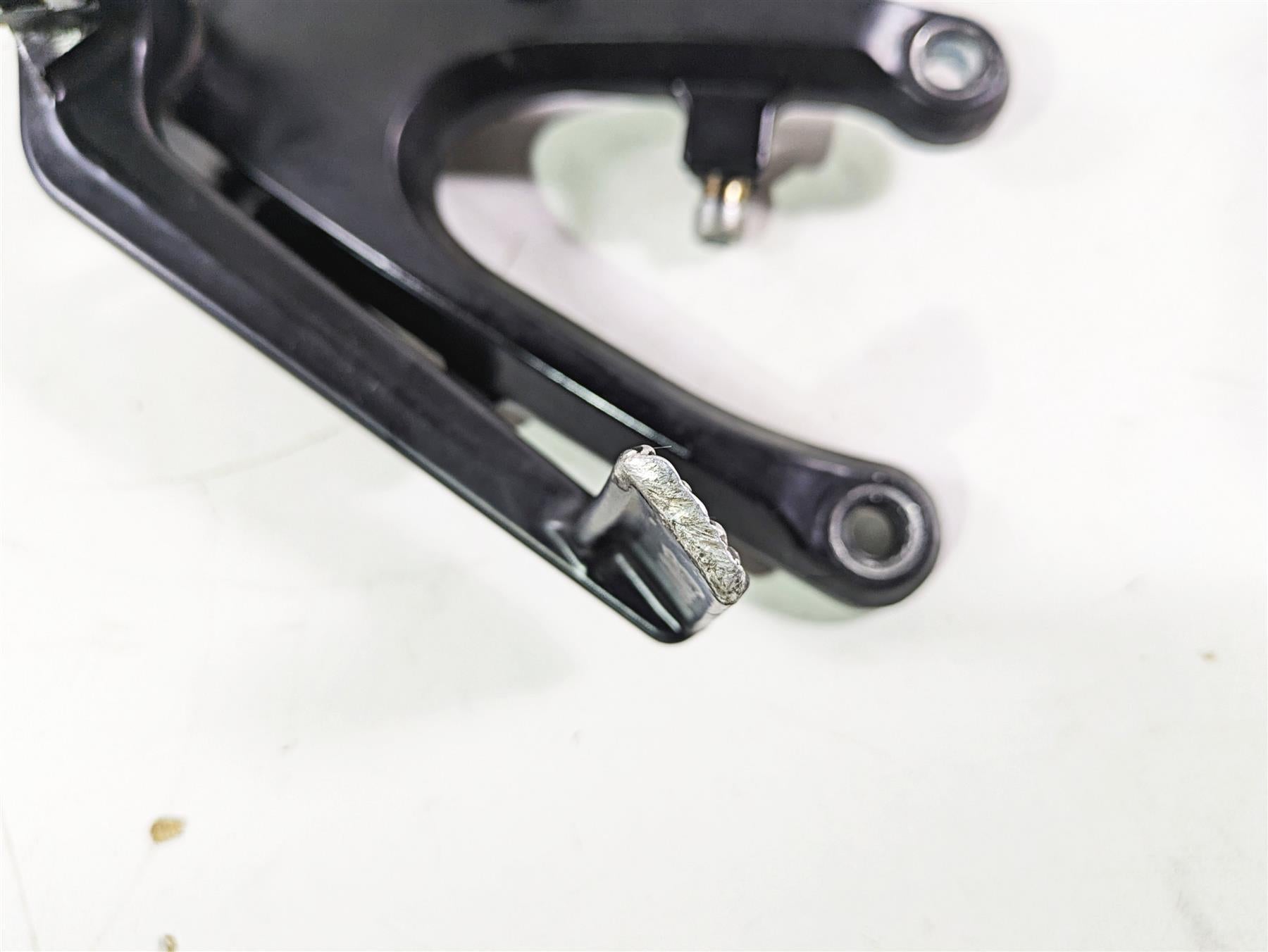 2005 Yamaha YZFR1 YZF R1 Right Footpeg & Master Cylinder Set 5VY-27443-01 {{ shop.shopifyCountryName }} - Mototech271