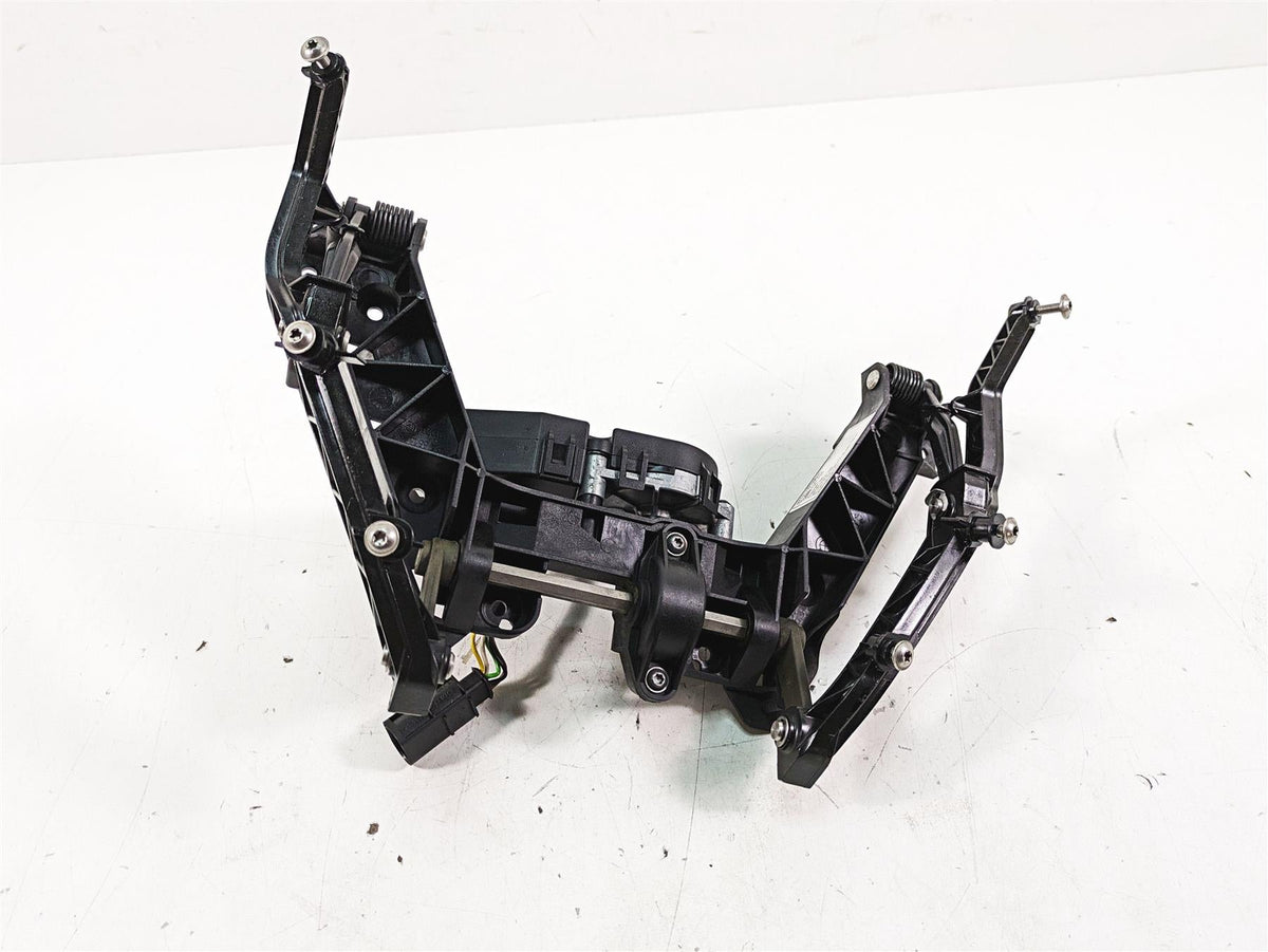 2007 BMW R1200RT K26 Windshield Screen Adjuster Motor + Mount 46637681433 {{ shop.shopifyCountryName }} - Mototech271