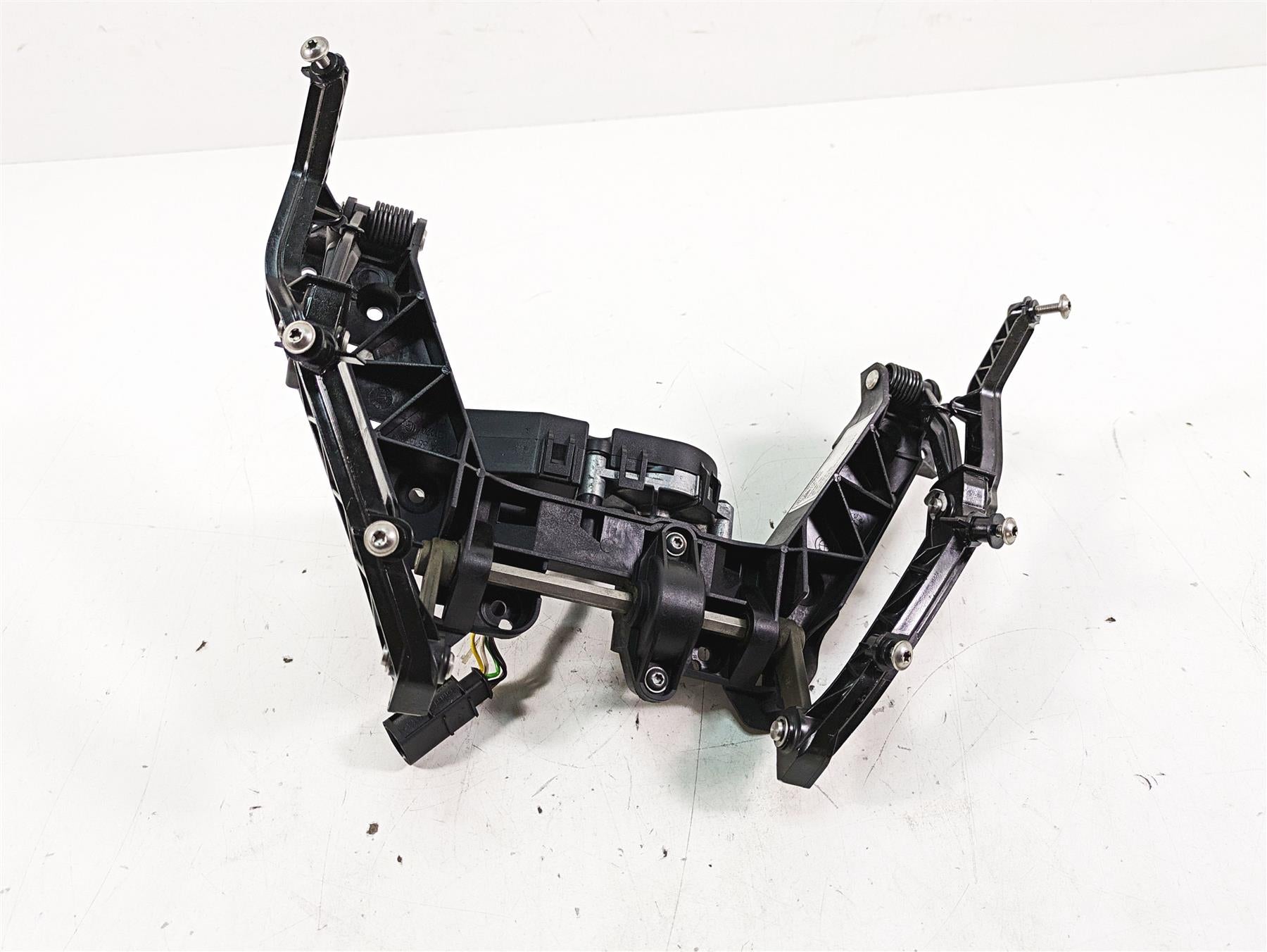 2007 BMW R1200RT K26 Windshield Screen Adjuster Motor + Mount 46637681433 {{ shop.shopifyCountryName }} - Mototech271