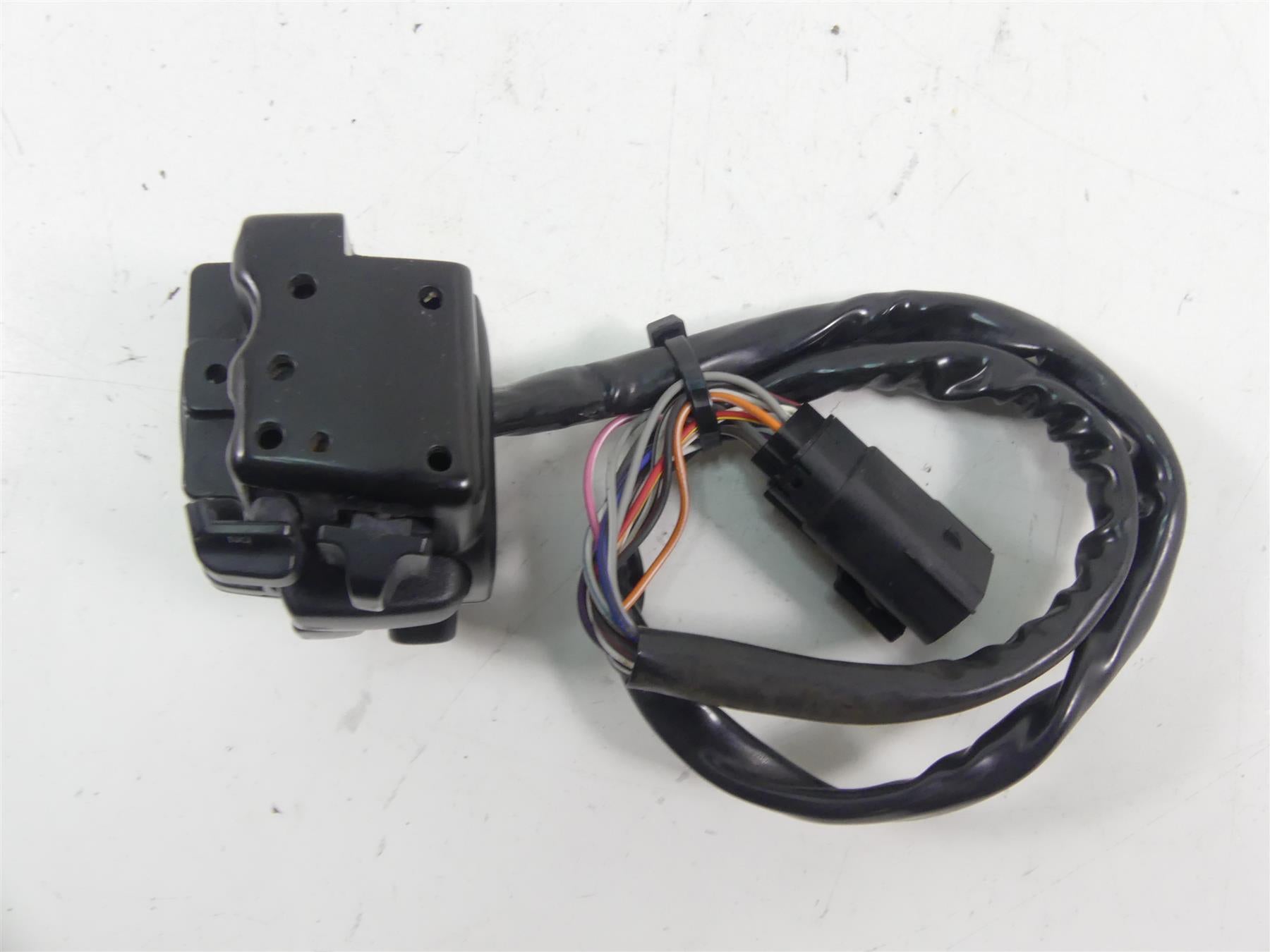 2013 Harley Touring FLHTK Electra Glide Right Hand Control Switch 71684-06A {{ shop.shopifyCountryName }} - Mototech271
