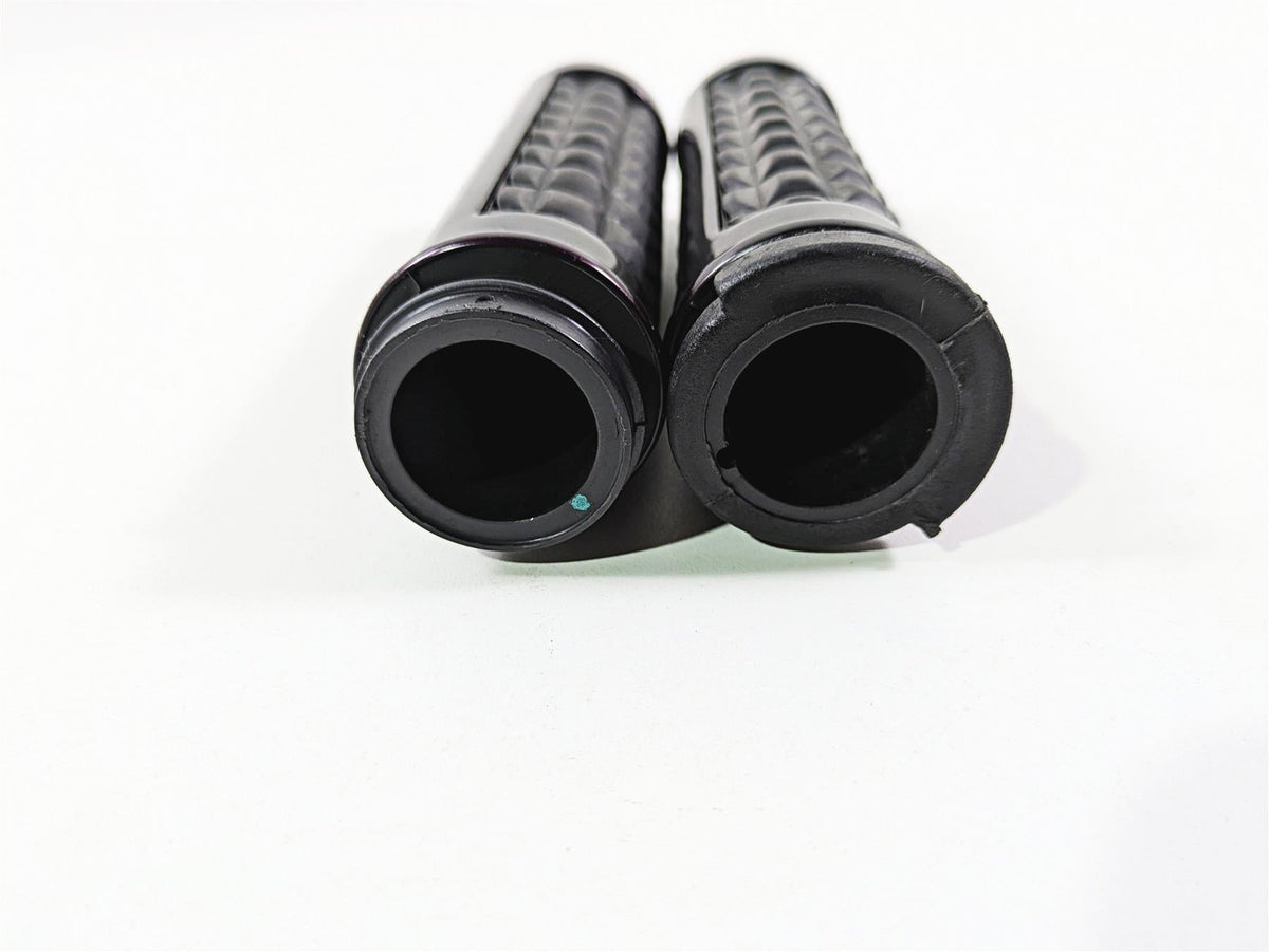 2019 Harley Softail FXDR 114 Dominion Hand Grip Set 56100231 {{ shop.shopifyCountryName }} - Mototech271